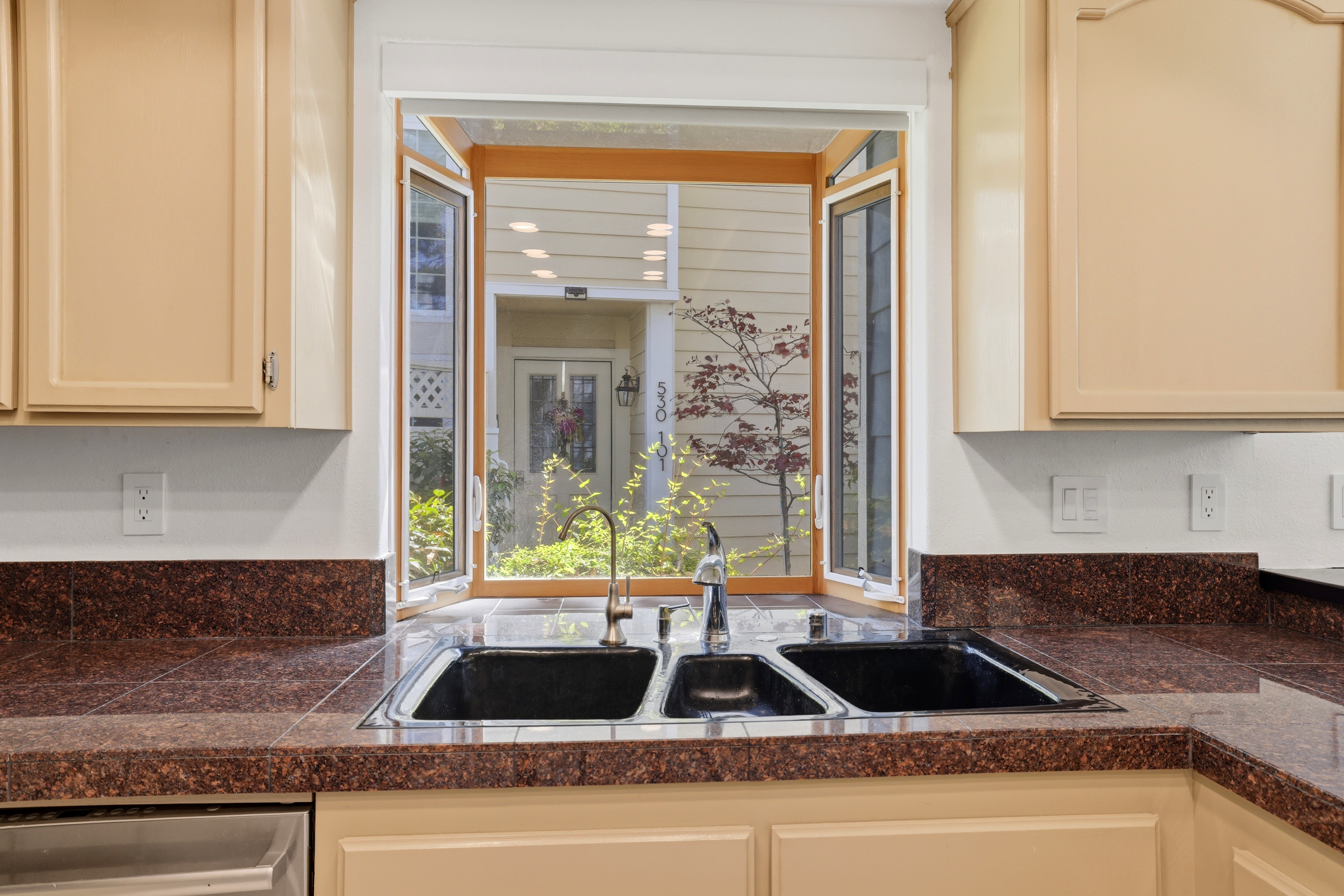  520 Lexington Court #103, Long Beach, CA 90803 - 物件實景