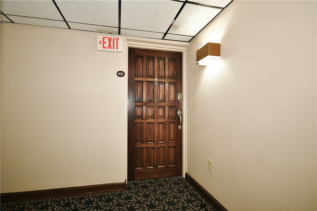 1000 Grandview Avenue Unit 401, Mt Washington, Pennsylvania, 15211, United States, 2 Bedrooms Bedrooms, ,2 BathroomsBathrooms,Residential,For Sale,1000 Grandview Avenue Unit 401,1662868