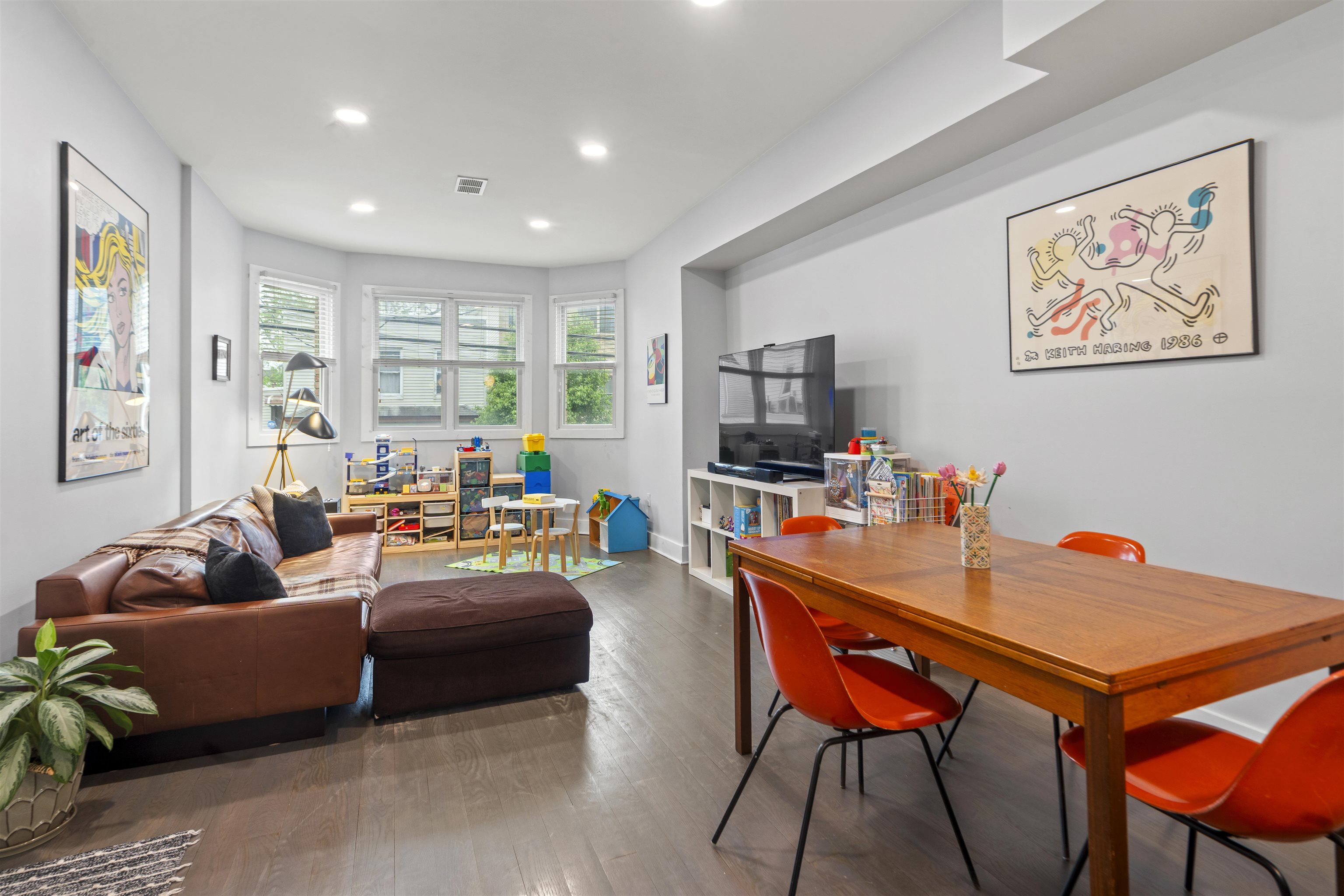Jersey City, New Jersey, 07307, United States, 3 Bedrooms Bedrooms, ,2 BathroomsBathrooms,Residential,For Sale,1916782