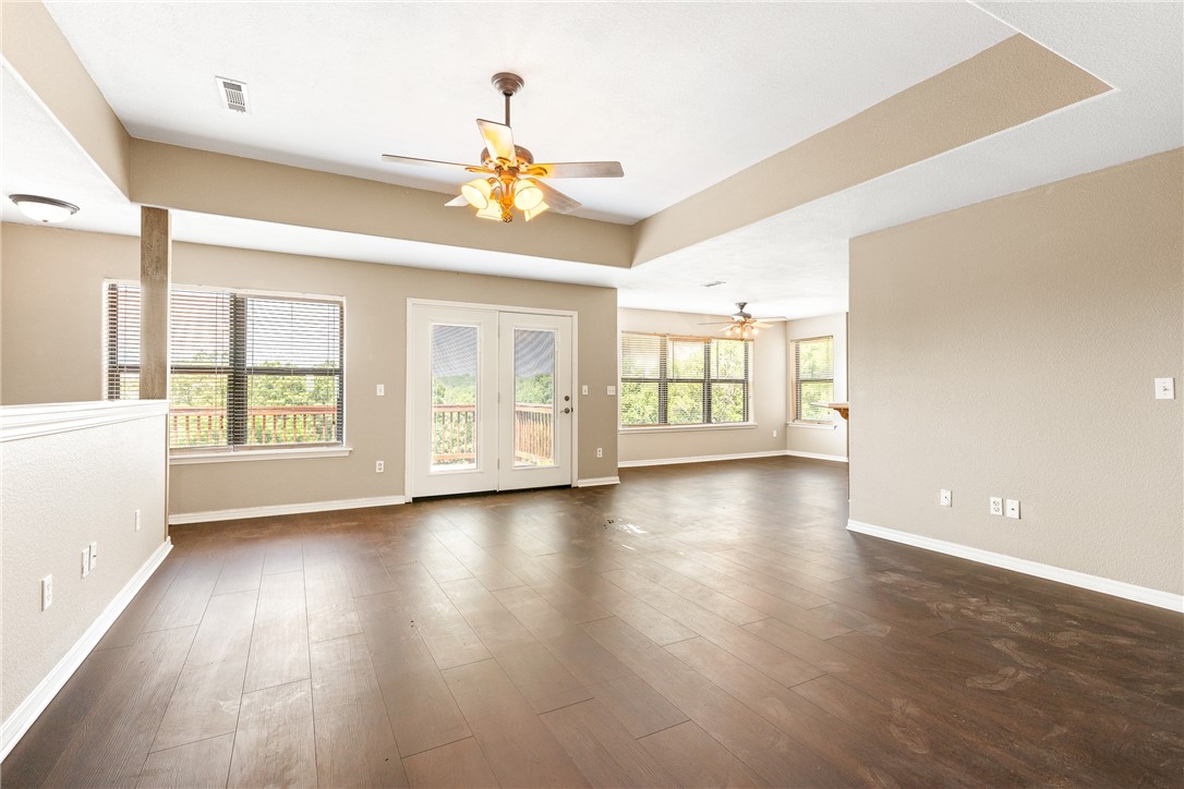 Huntsville, Arkansas, 72740, United States, 3 Bedrooms Bedrooms, ,4 BathroomsBathrooms,Residential,For Sale,1907713