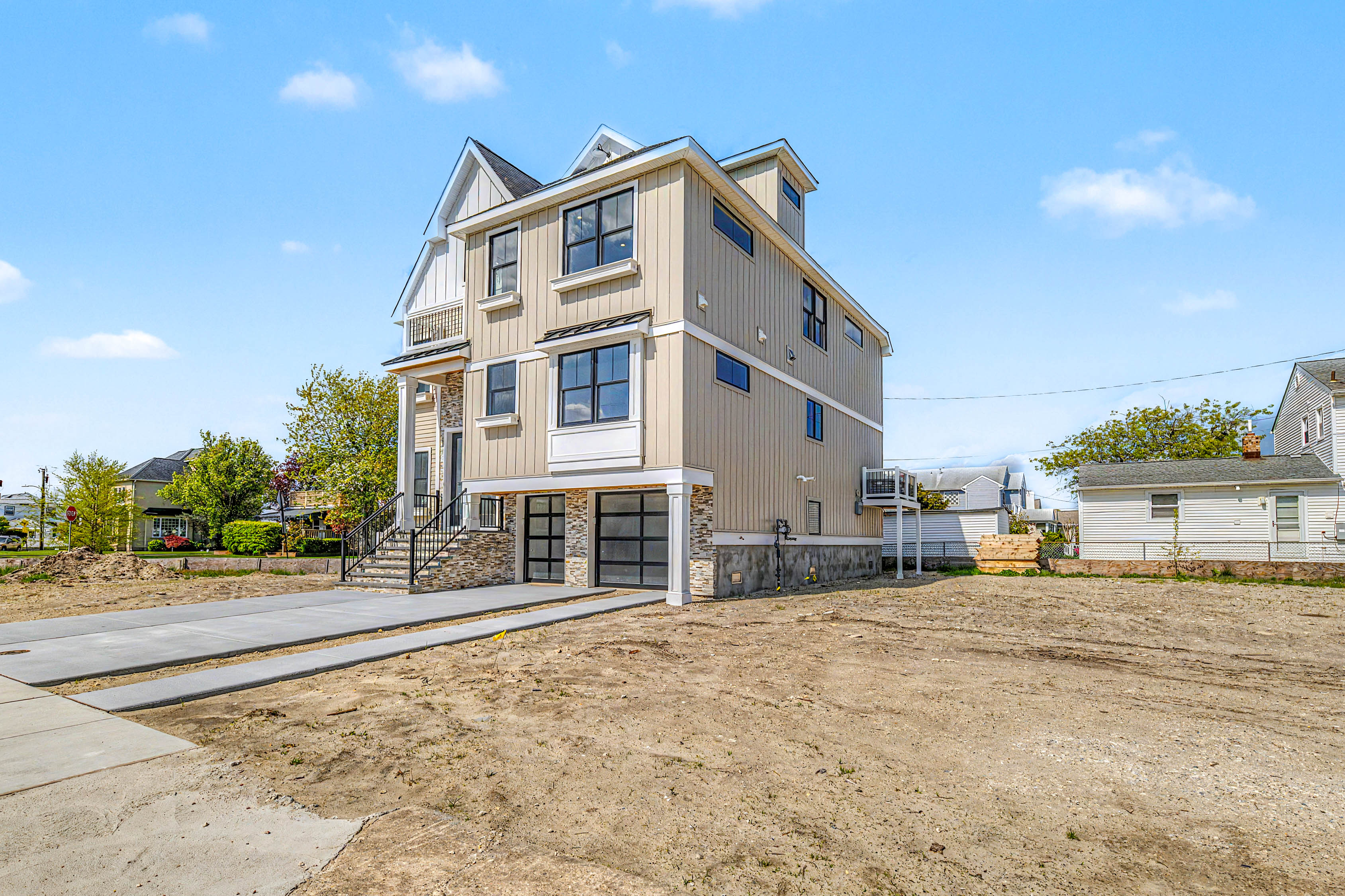  323 N Huntington - 物件實景
