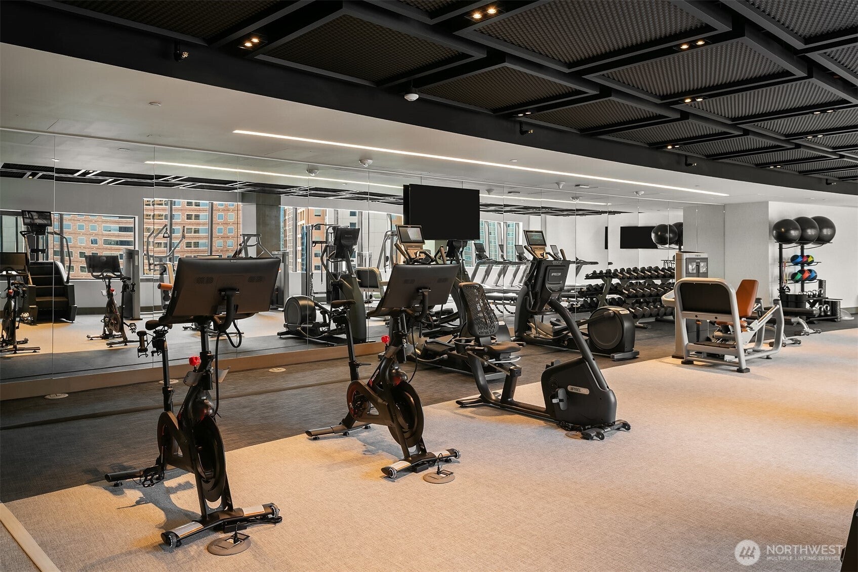 Bellevue, Washington, 98004, United States, 1 Bedroom Bedrooms, ,1 BathroomBathrooms,Residential,For Sale,1987497