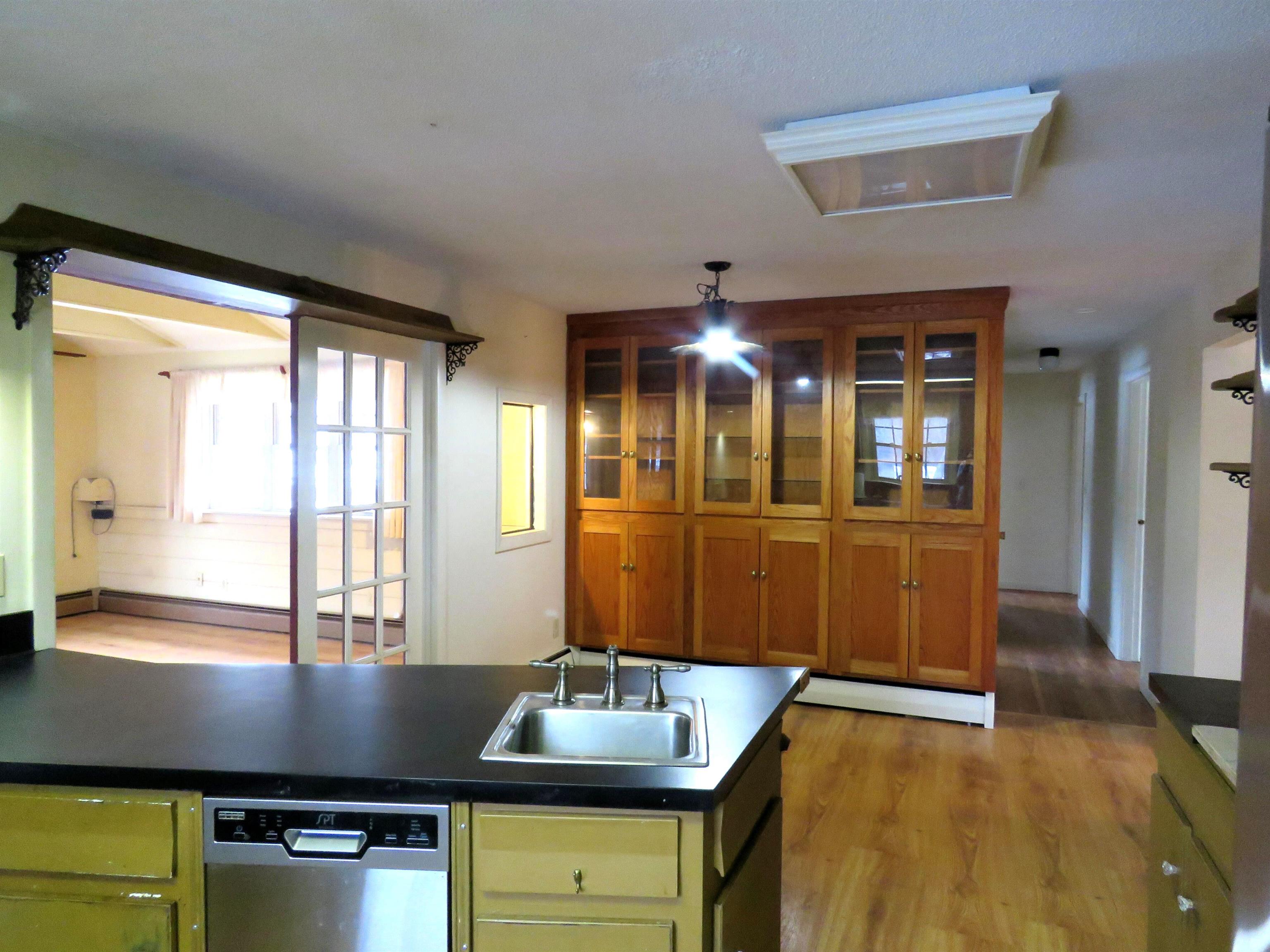 Derry, New Hampshire, 03038, United States, 3 Bedrooms Bedrooms, ,2 BathroomsBathrooms,Residential,For Sale,2005646