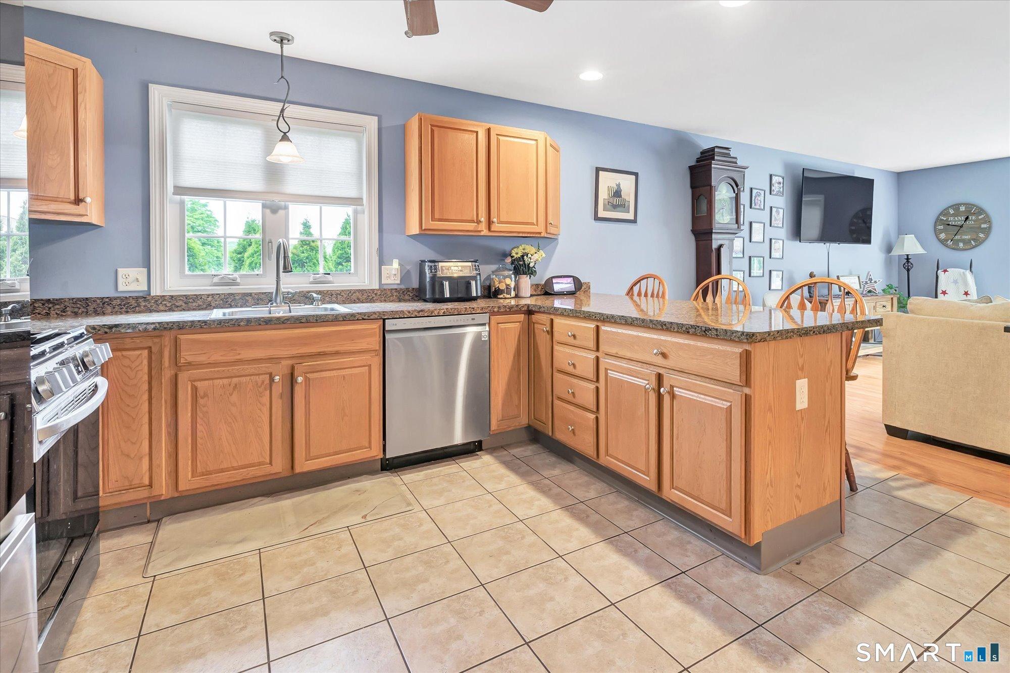 Ansonia, Connecticut, 06401, United States, 4 Bedrooms Bedrooms, ,4 BathroomsBathrooms,Residential,For Sale,2048150