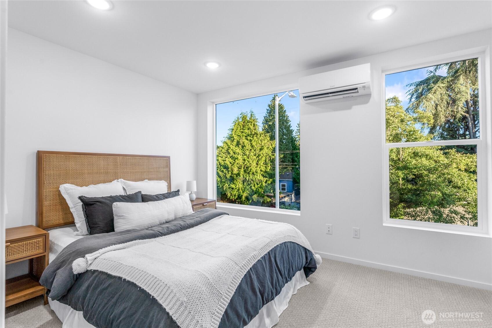 SEATTLE, Washington, 98125, United States, 3 Bedrooms Bedrooms, ,3 BathroomsBathrooms,Residential,For Sale,1995957