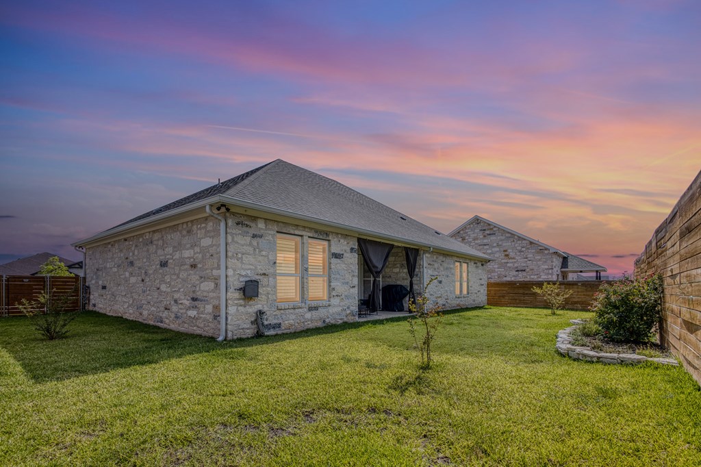 Fredericksburg, Texas, 78624, United States, 3 Bedrooms Bedrooms, ,2 BathroomsBathrooms,Residential,For Sale,1983359