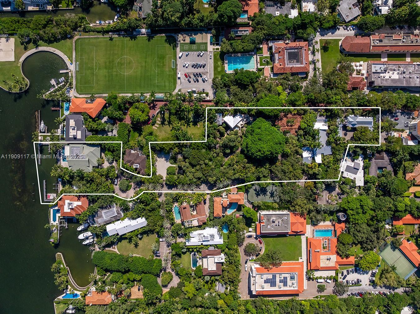 Miami, Florida, 33133, United States, 13 Bedrooms Bedrooms, ,18 BathroomsBathrooms,Residential,For Sale,1989288