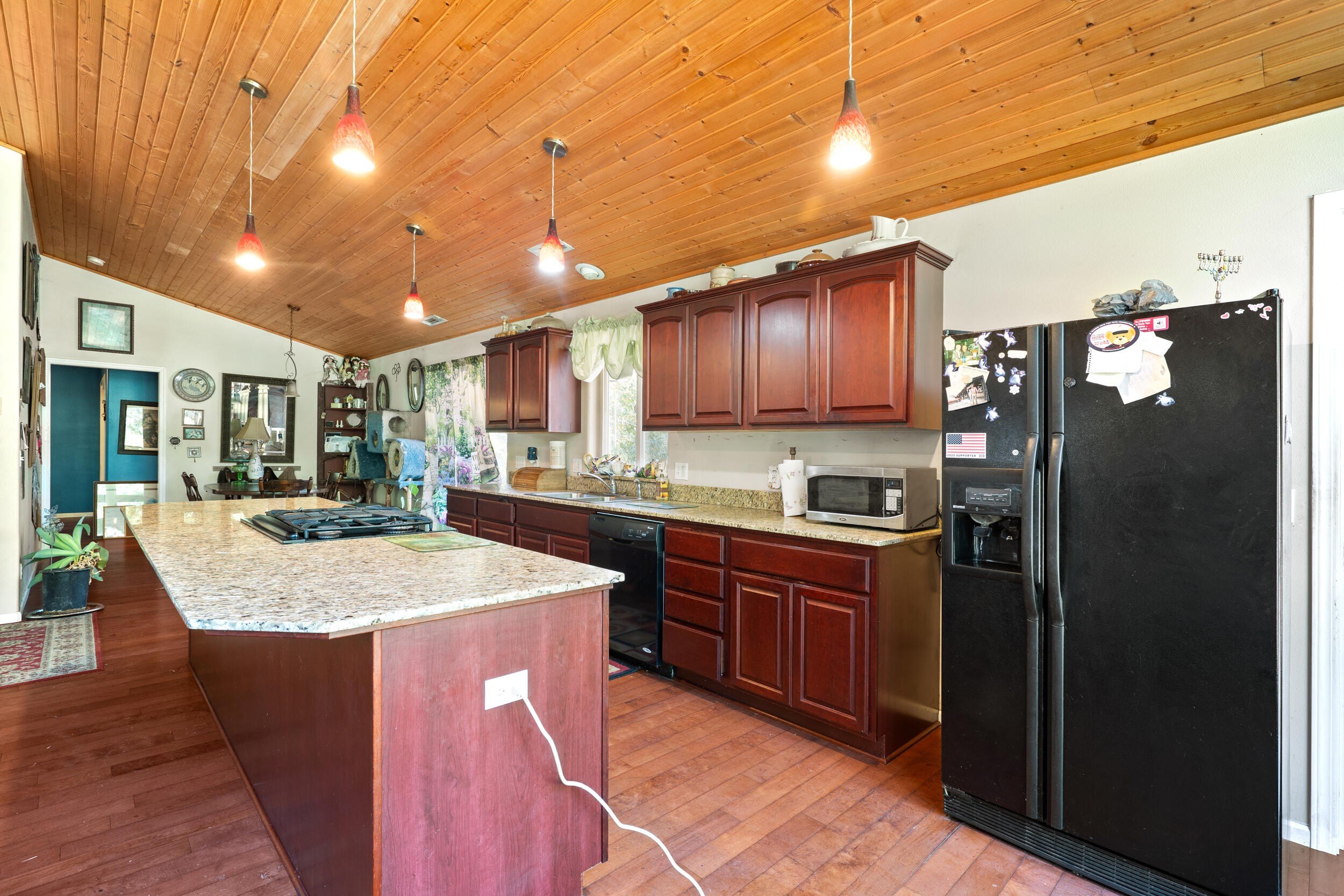 Selma, Oregon, 97538, United States, 3 Bedrooms Bedrooms, ,2 BathroomsBathrooms,Residential,For Sale,1980264