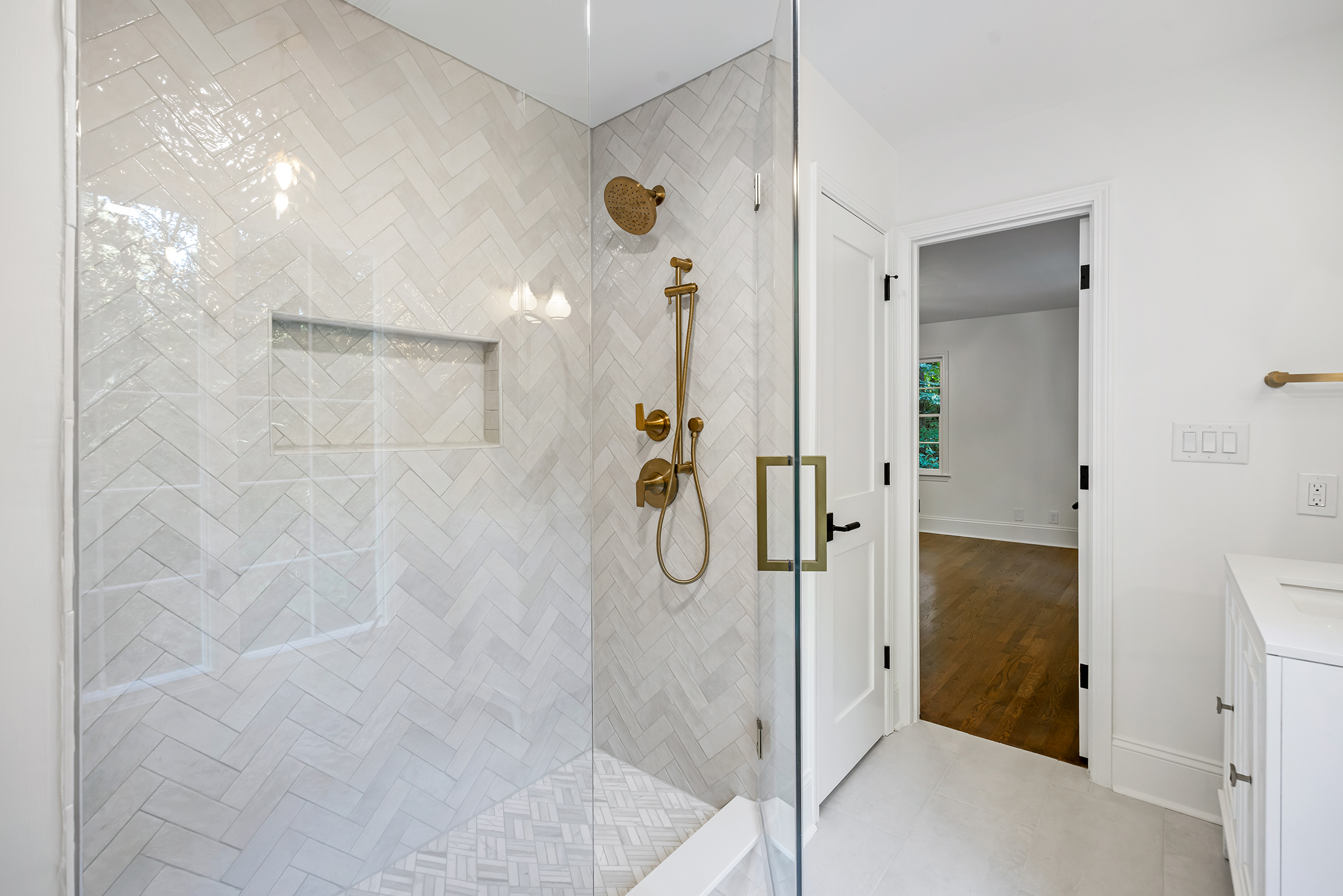  Timeless Architecture, Refined Interiors, and Modern Comfort in Sandy Springs - 物件實景