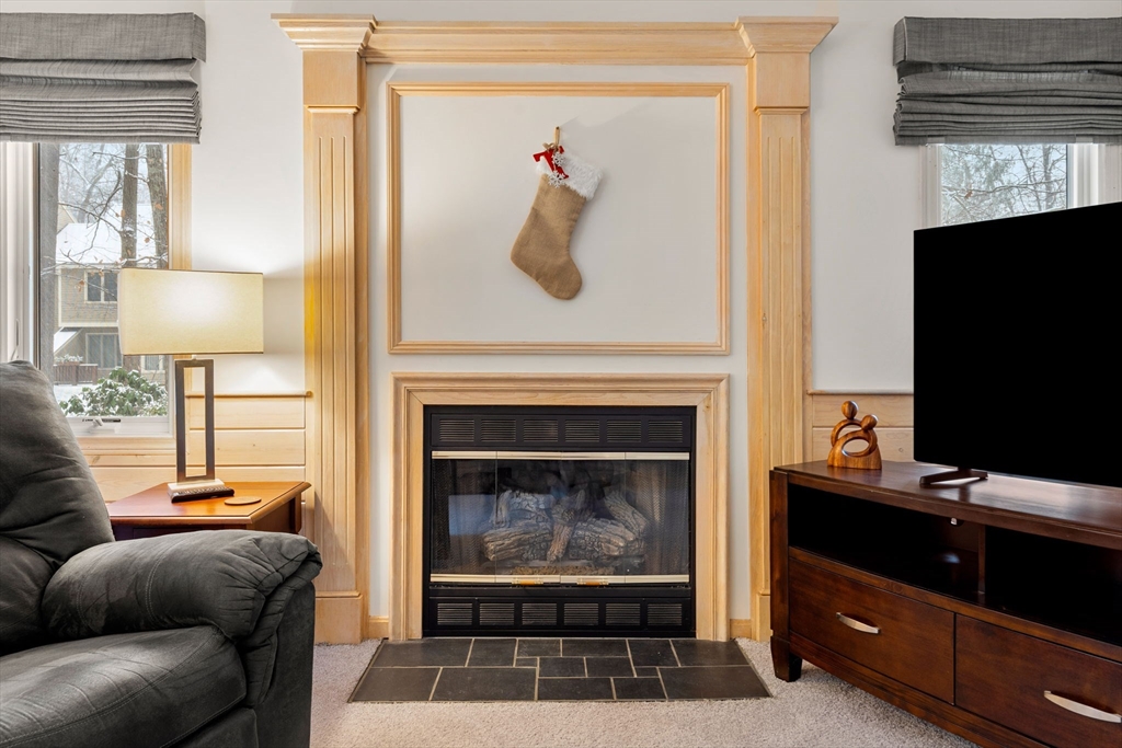 Haverhill, Massachusetts, 01830, United States, 2 Bedrooms Bedrooms, ,3 BathroomsBathrooms,Residential,For Sale,2001775