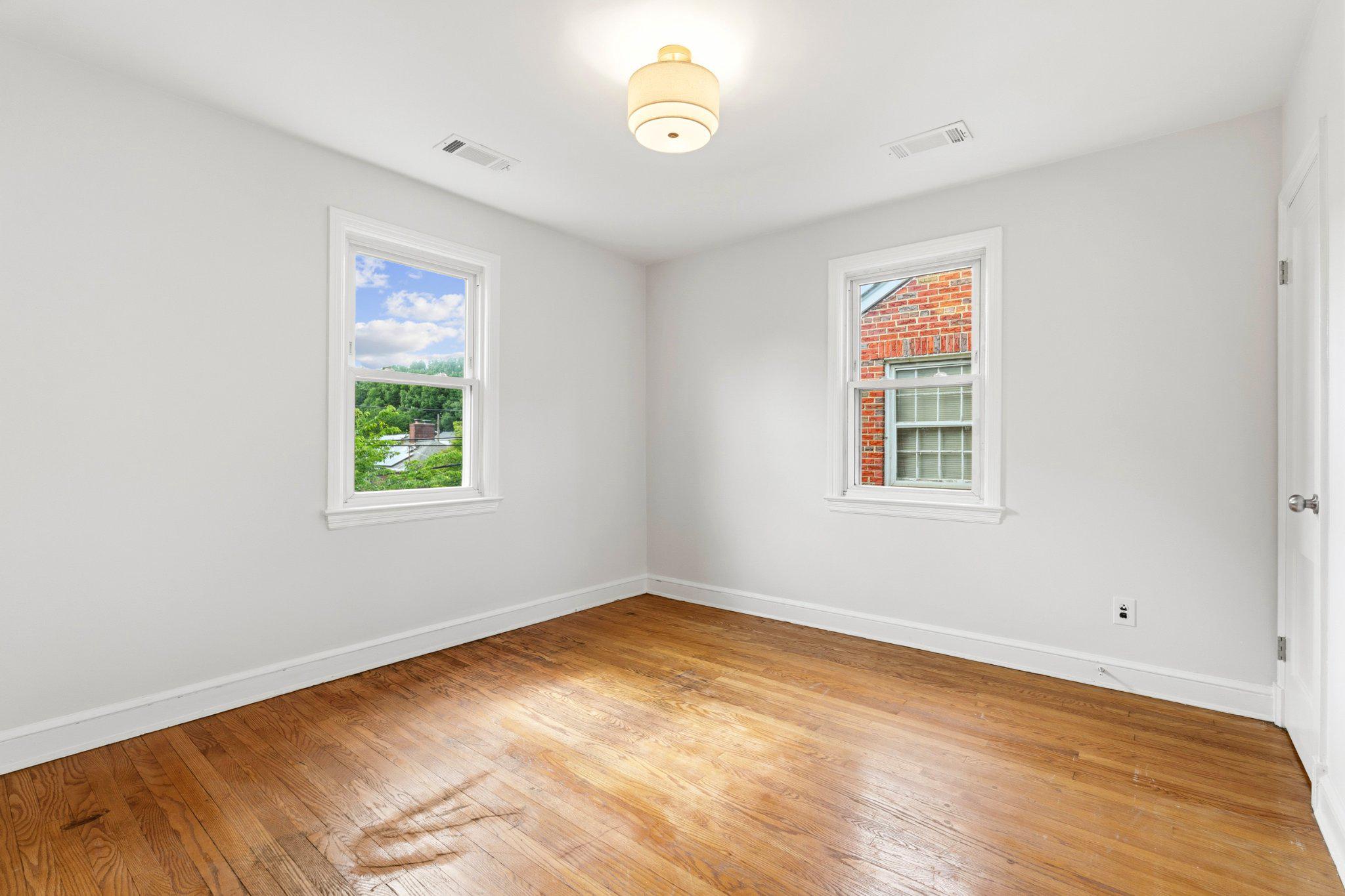 Washington, District of Columbia, 20019, United States, 3 Bedrooms Bedrooms, ,2 BathroomsBathrooms,Residential,For Sale,2048165