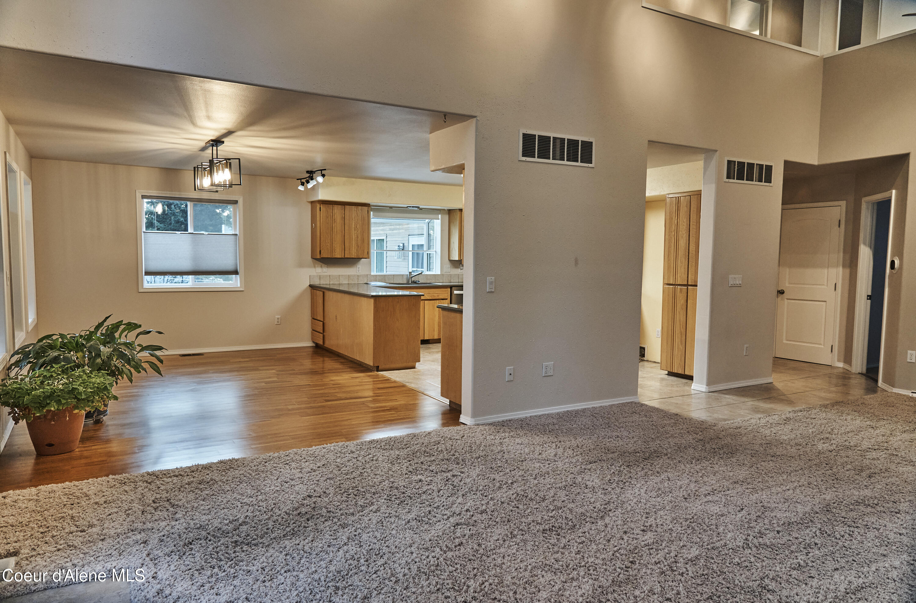 Hauser, Idaho, 83854, United States, 3 Bedrooms Bedrooms, ,3 BathroomsBathrooms,Residential,For Sale,1974734