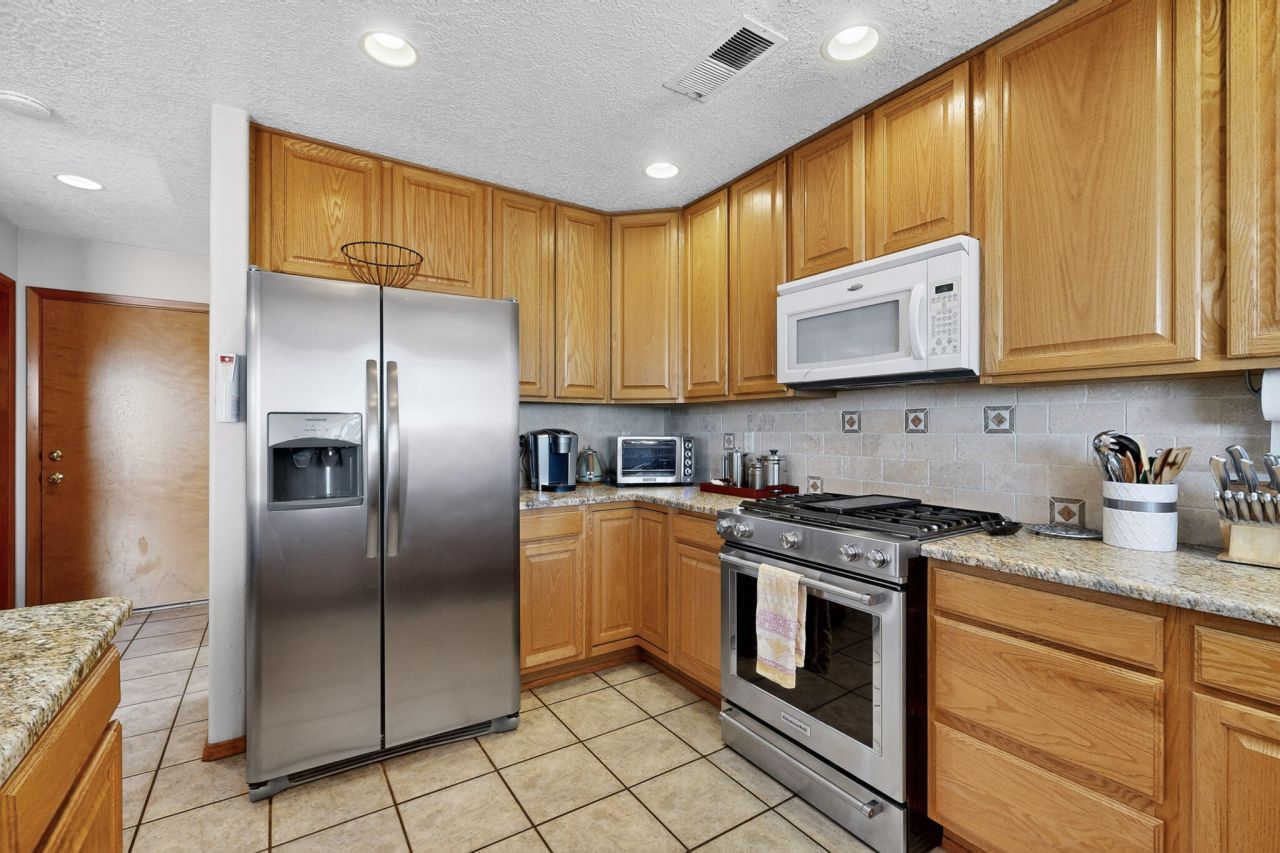 Albuquerque, New Mexico, 87122, United States, 4 Bedrooms Bedrooms, ,3 BathroomsBathrooms,Residential,For Sale,1964200