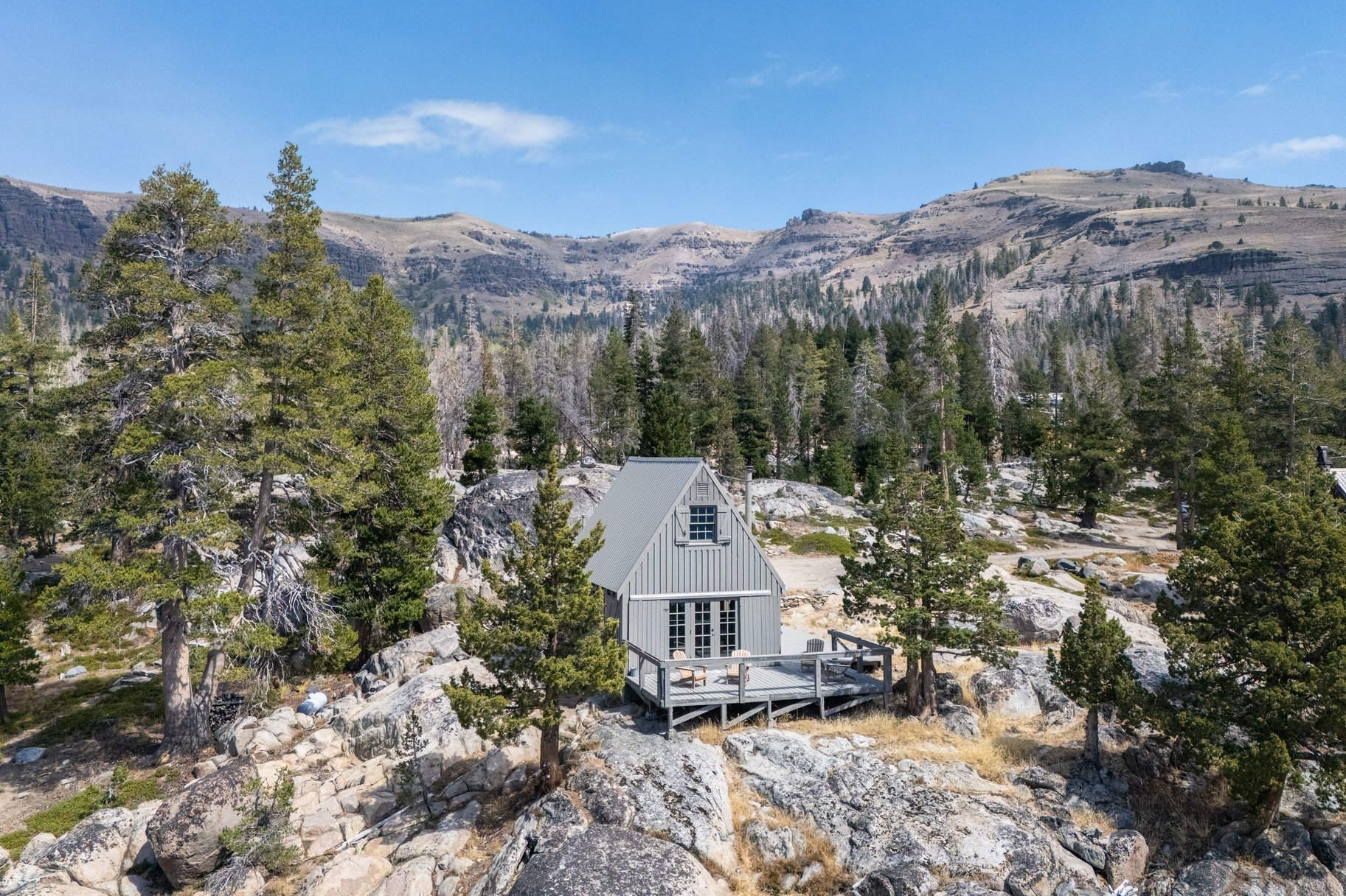  The Juniper Cabin: A Wild Invitation to See the World Differently - 物件實景