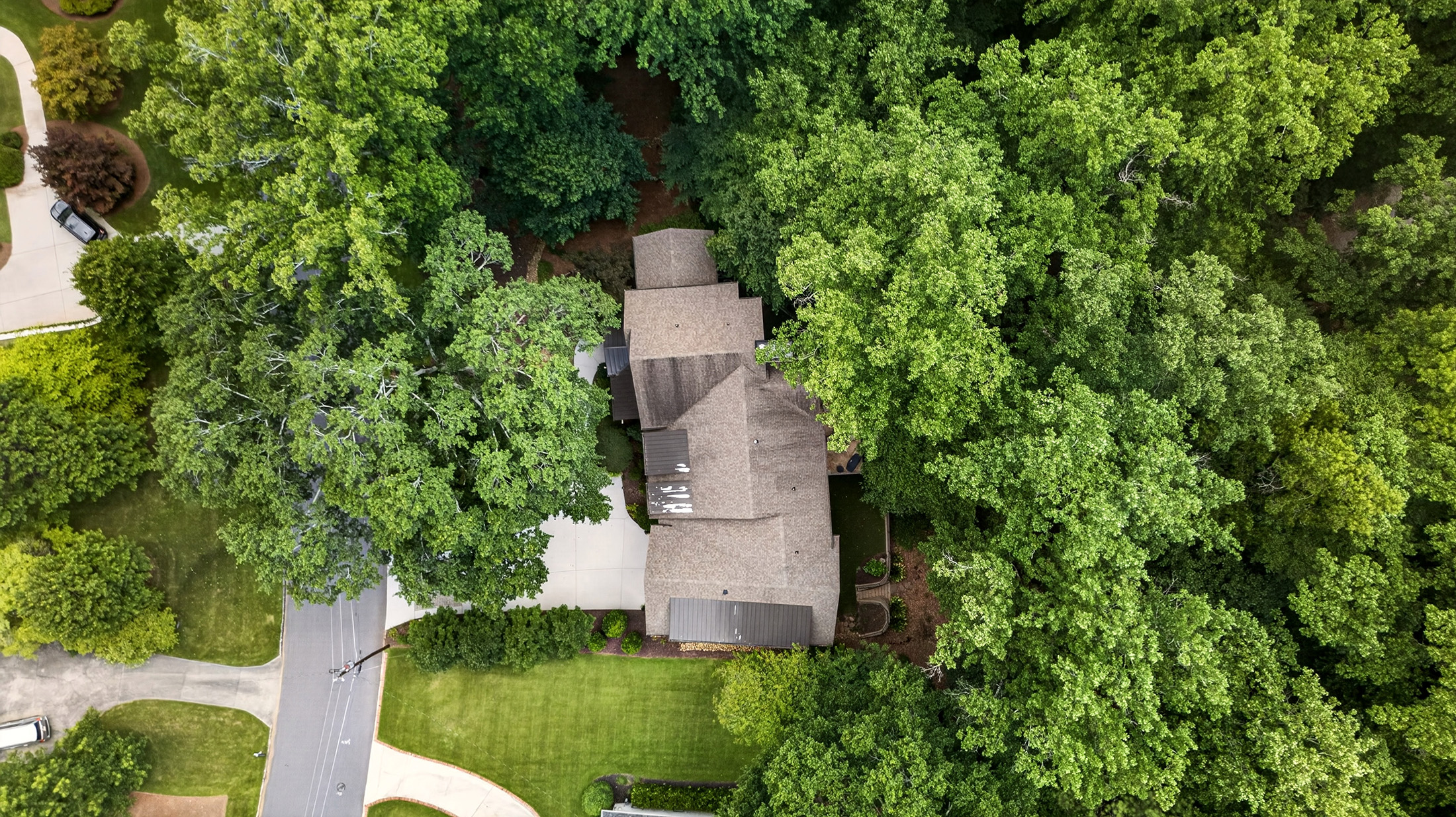  Exceptional Custom Residence Nestled on Private Wooded Lot in Chastain Park - 物件實景