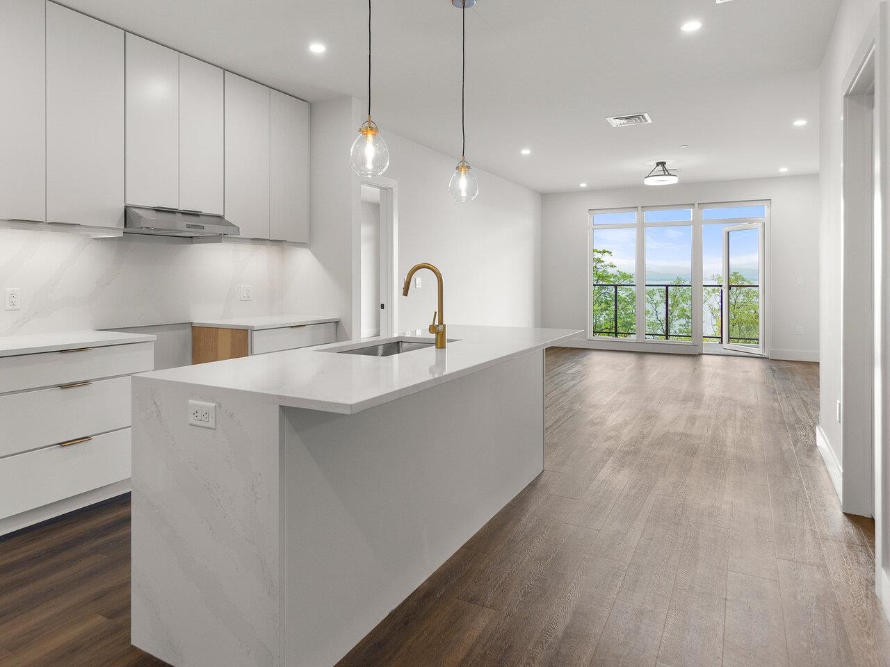 Burlington, Vermont, 05401, United States, 2 Bedrooms Bedrooms, ,1 BathroomBathrooms,Residential,For Sale,1777714