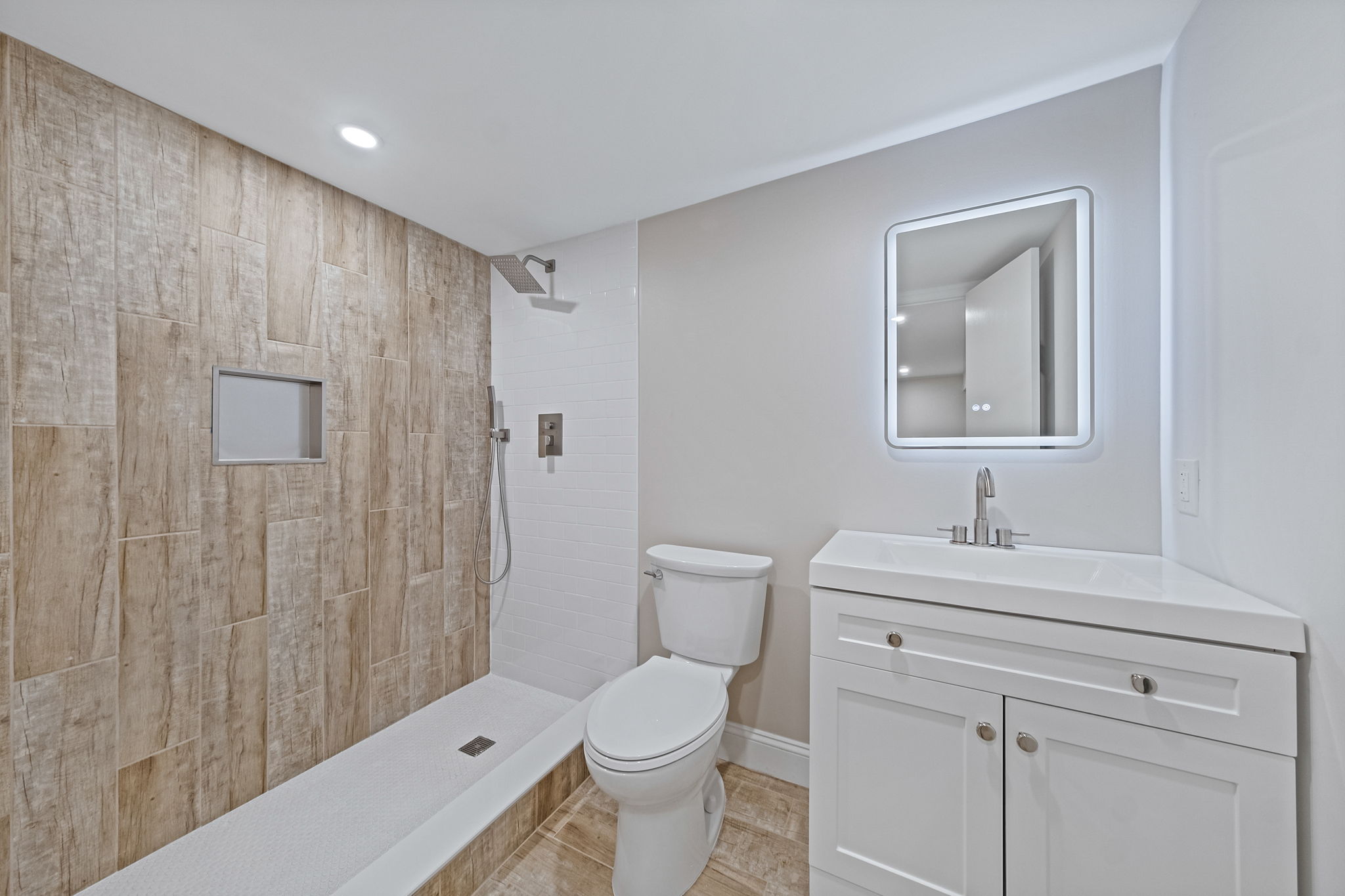 Centereach, New York, 11720, United States, 3 Bedrooms Bedrooms, ,3 BathroomsBathrooms,Residential,For Sale,1851254