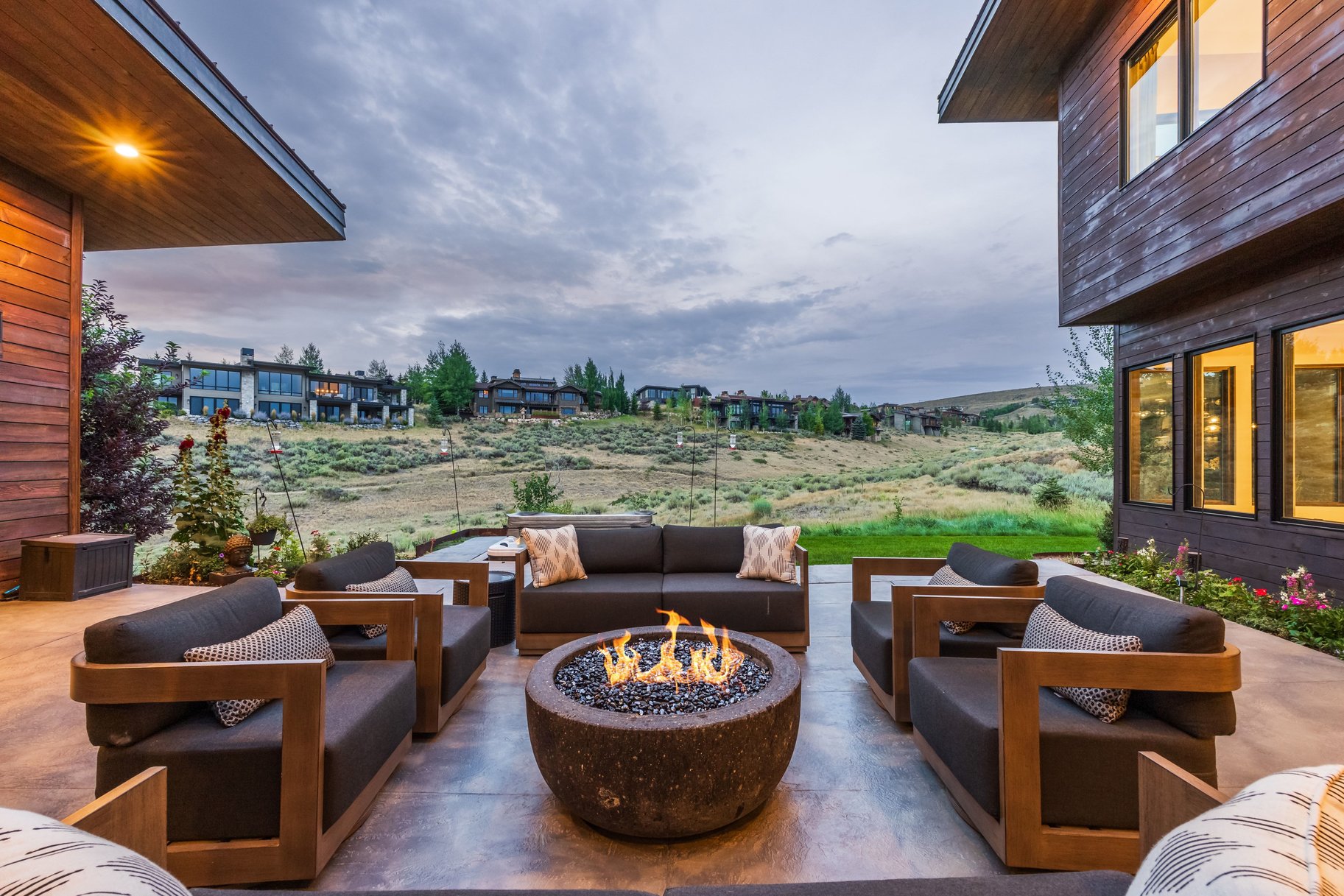  Contemporary Promontory Home with Exceptional Indoor-Outdoor Living - 物件實景