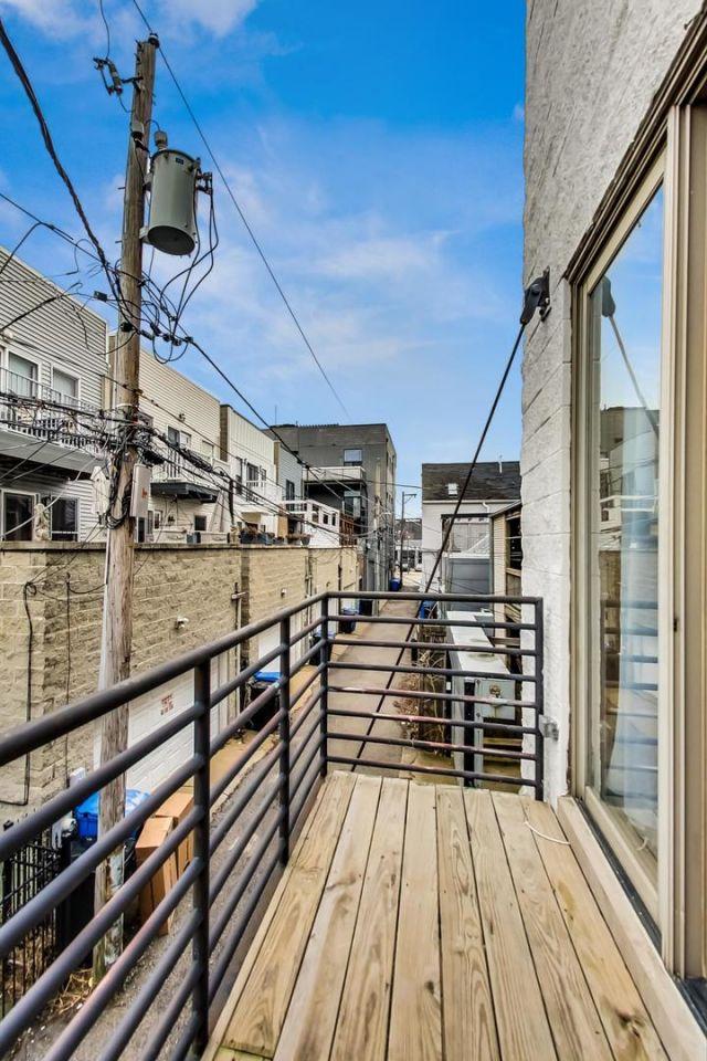 Chicago, Illinois, 60622, United States, 3 Bedrooms Bedrooms, ,3 BathroomsBathrooms,Residential,For Sale,1794202