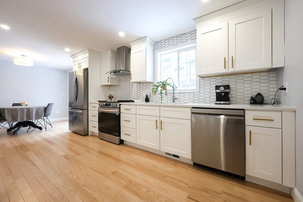 Wayland, Massachusetts, 01778, United States, 3 Bedrooms Bedrooms, ,2 BathroomsBathrooms,Residential,For Sale,1891680