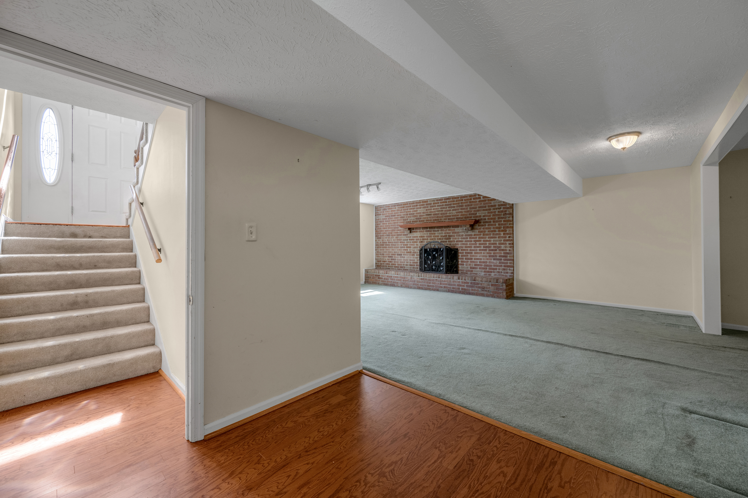  4368 Clemens Drive - 物件實景