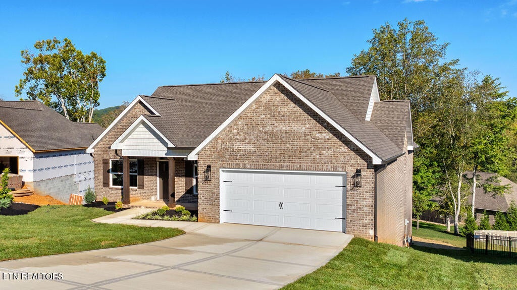 Lenoir City, Tennessee, 37771, United States, 3 Bedrooms Bedrooms, ,2 BathroomsBathrooms,Residential,For Sale,1933466