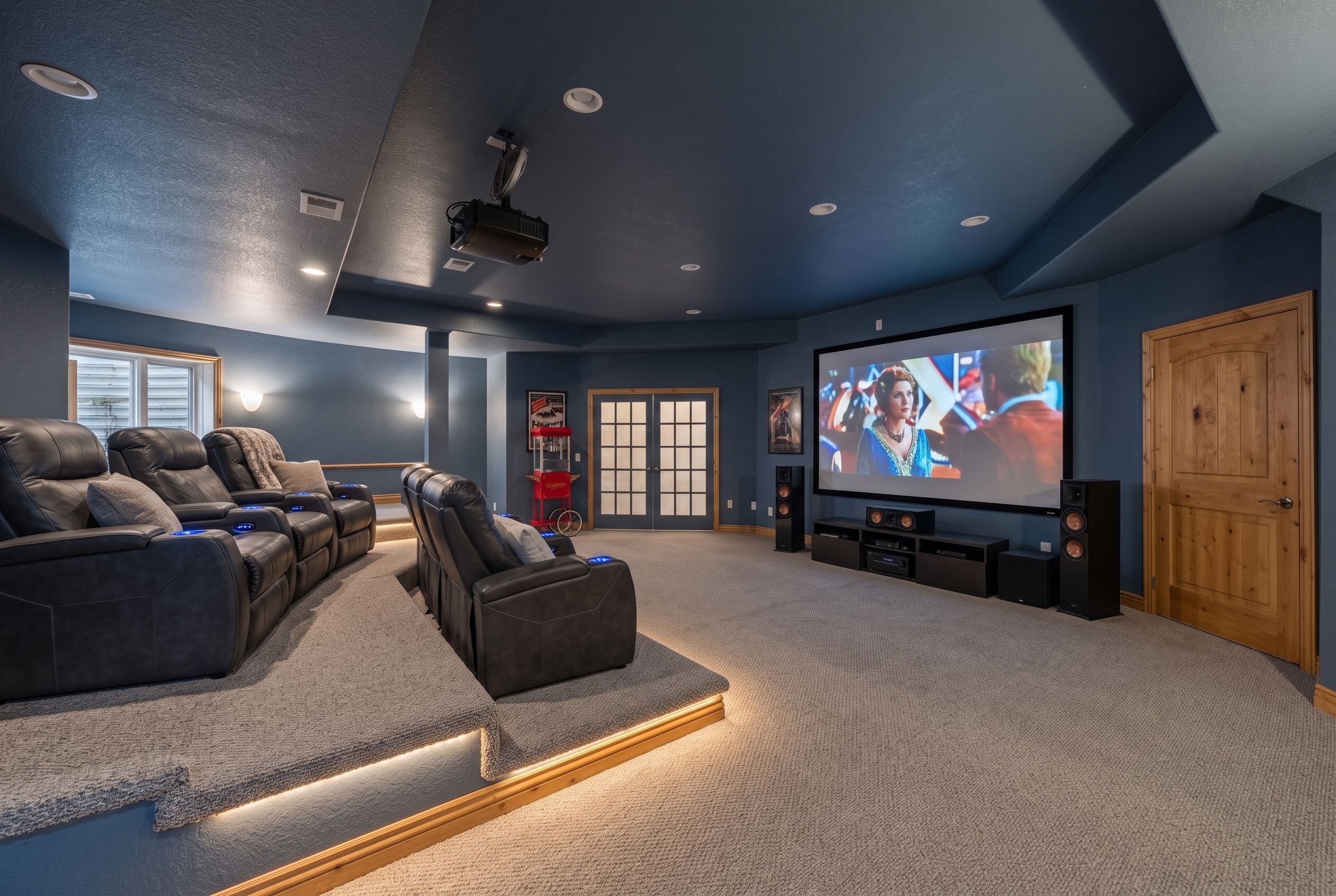  2895 S Cook Street  Finished Walkout Home - 物件實景