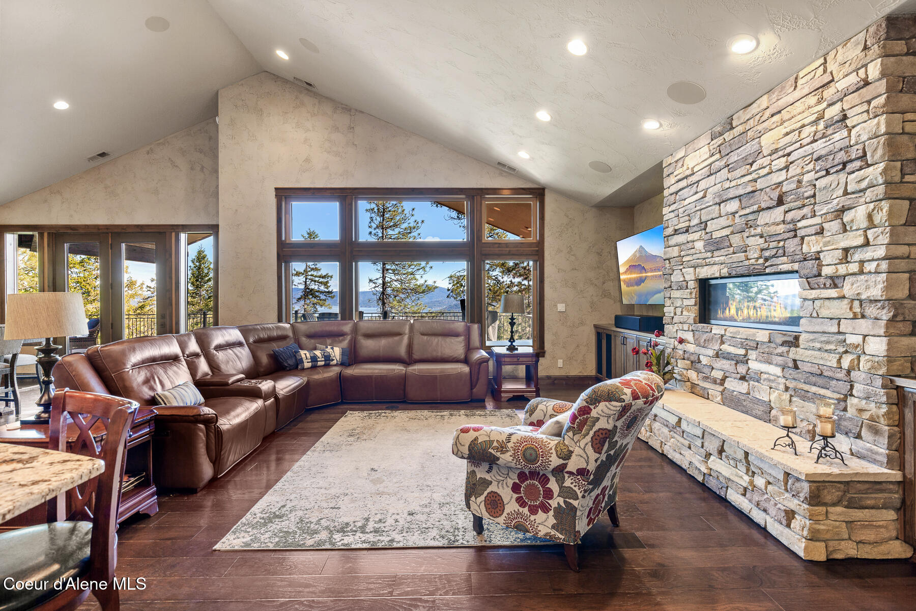 Coeur d'Alene, Idaho, 83814, United States, 5 Bedrooms Bedrooms, ,5 BathroomsBathrooms,Residential,For Sale,1763512