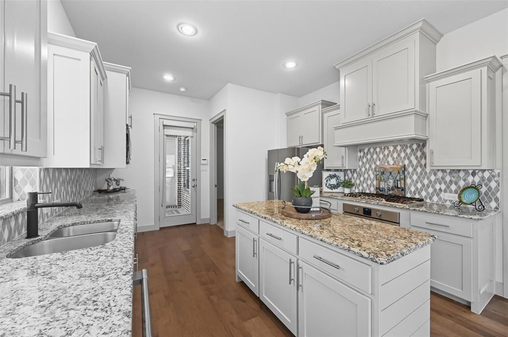Arlington, Texas, 76005, United States, 4 Bedrooms Bedrooms, ,4 BathroomsBathrooms,Residential,For Sale,1947984