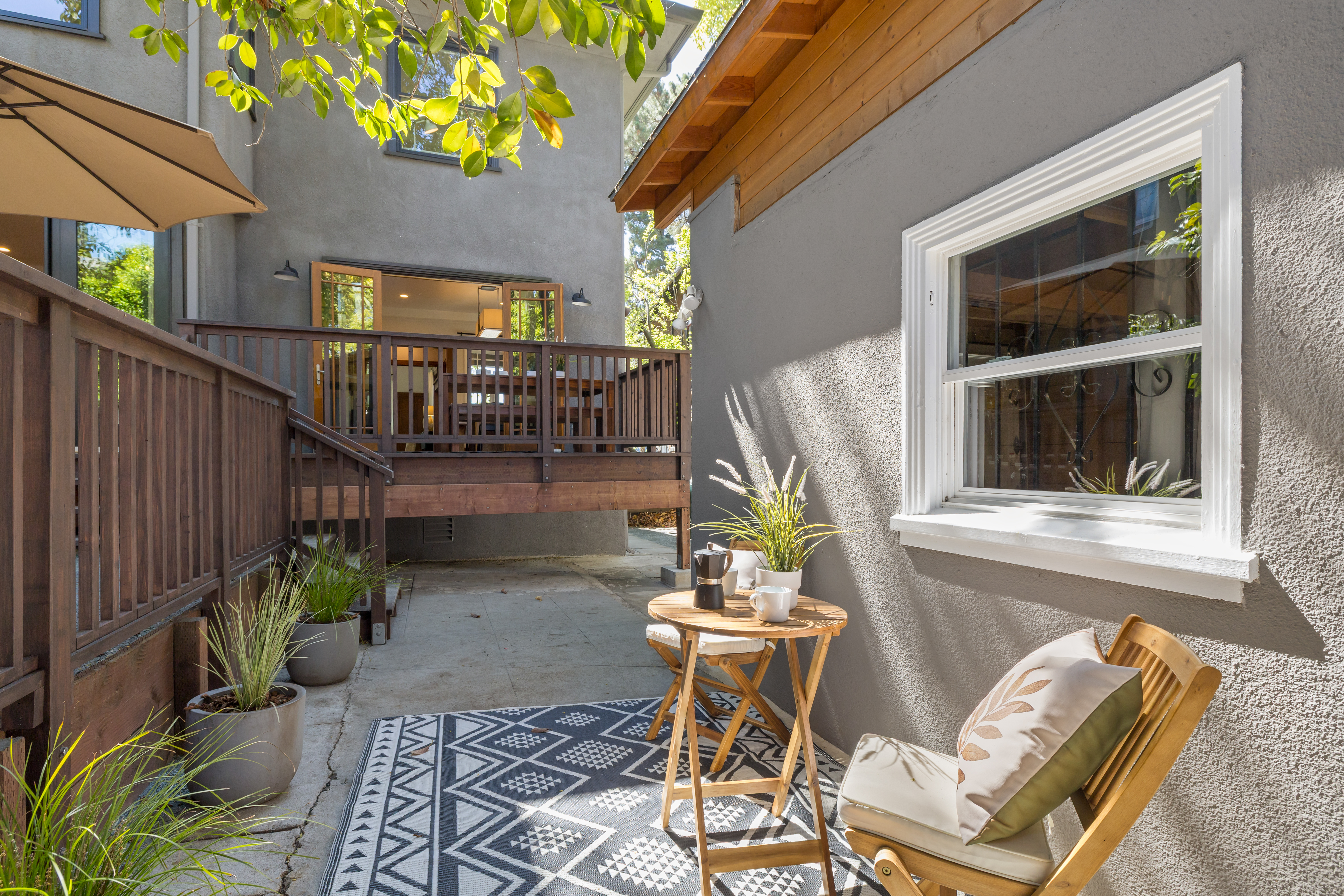  Timbre Architects Reimagined Elmwood Craftsman with Stunning Modern Design - 物件實景