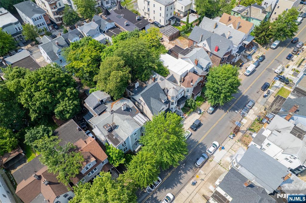 Newark, New Jersey, 07103, United States, 6 Bedrooms Bedrooms, ,3 BathroomsBathrooms,Residential,For Sale,1897498