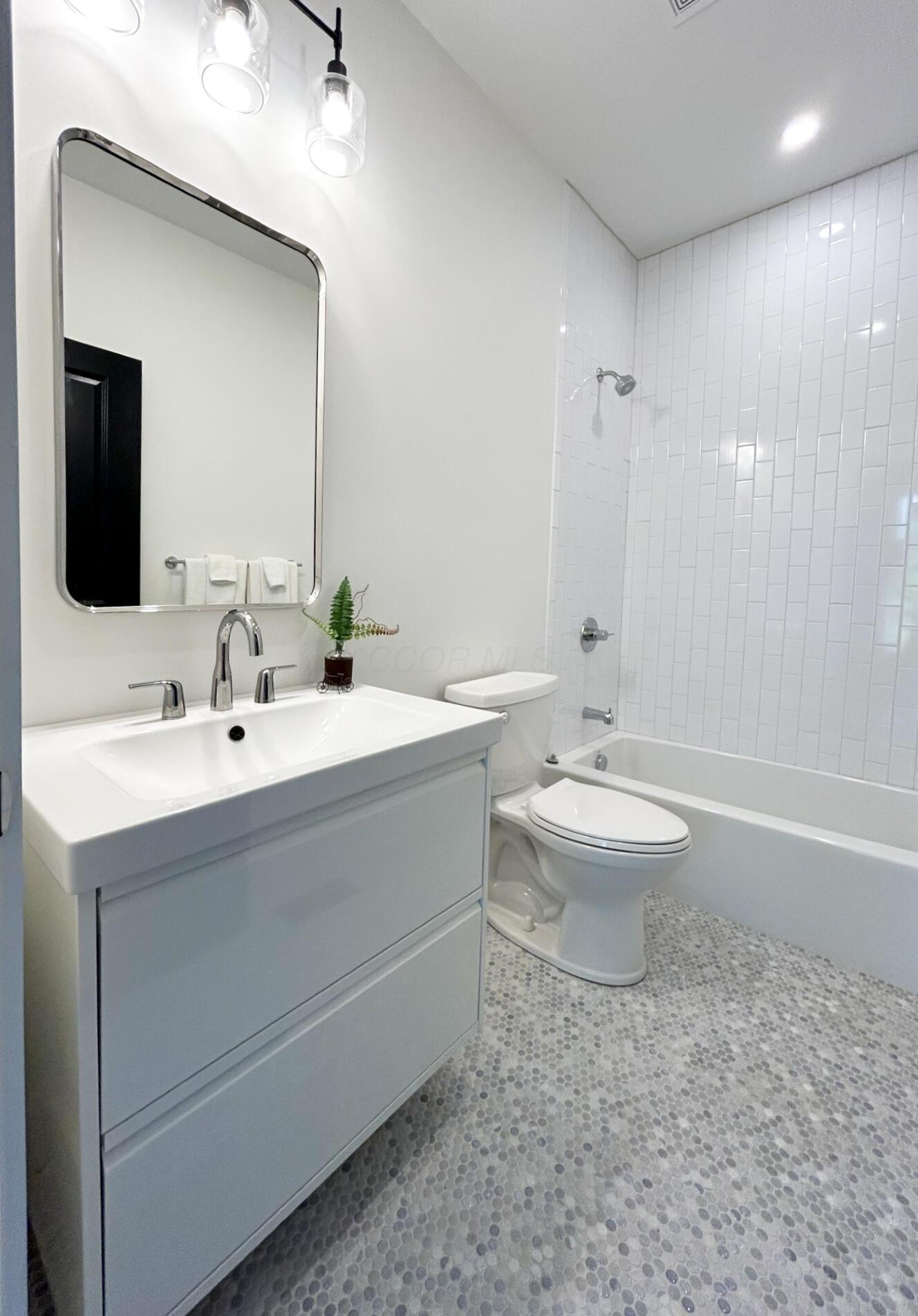Columbus, Ohio, 43202, United States, 3 Bedrooms Bedrooms, ,3 BathroomsBathrooms,Residential,For Sale,1947098