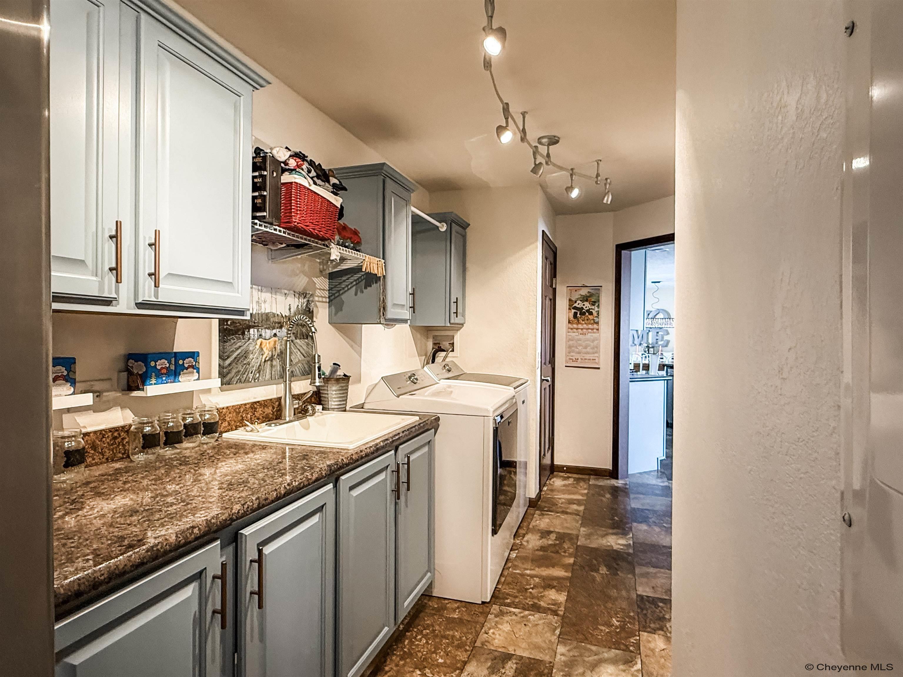 Cheyenne, Wyoming, 82009, United States, 3 Bedrooms Bedrooms, ,2 BathroomsBathrooms,Residential,For Sale,1940836