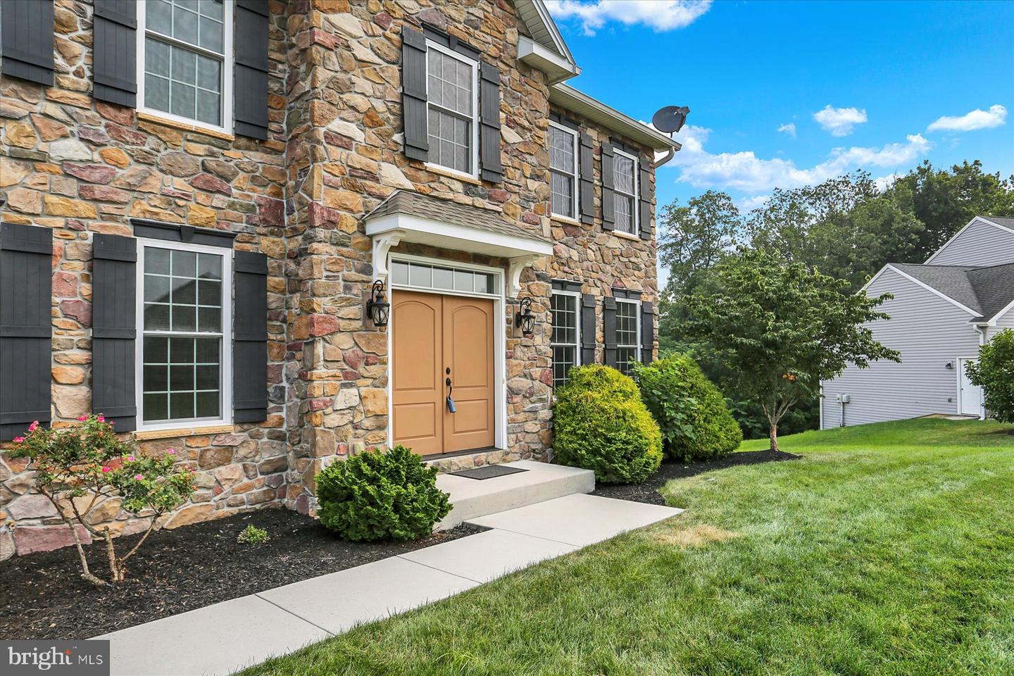 Mechanicsburg, Pennsylvania, 17050, United States, 5 Bedrooms Bedrooms, ,5 BathroomsBathrooms,Residential,For Sale,1910880