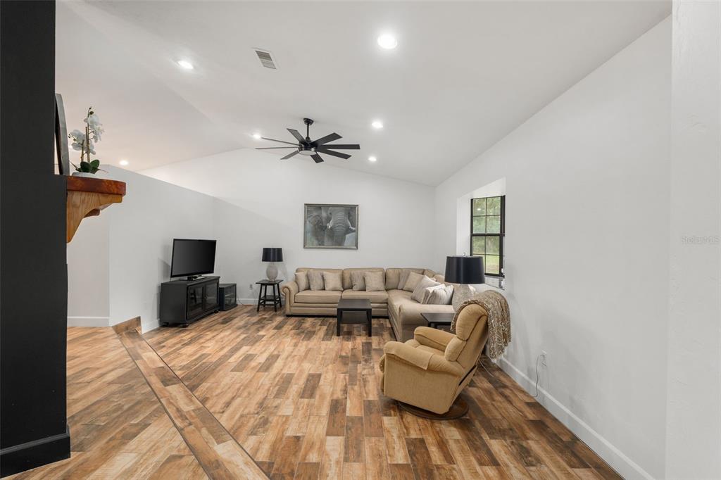 Archer, Florida, 32618, United States, 4 Bedrooms Bedrooms, ,3 BathroomsBathrooms,Residential,For Sale,1902642