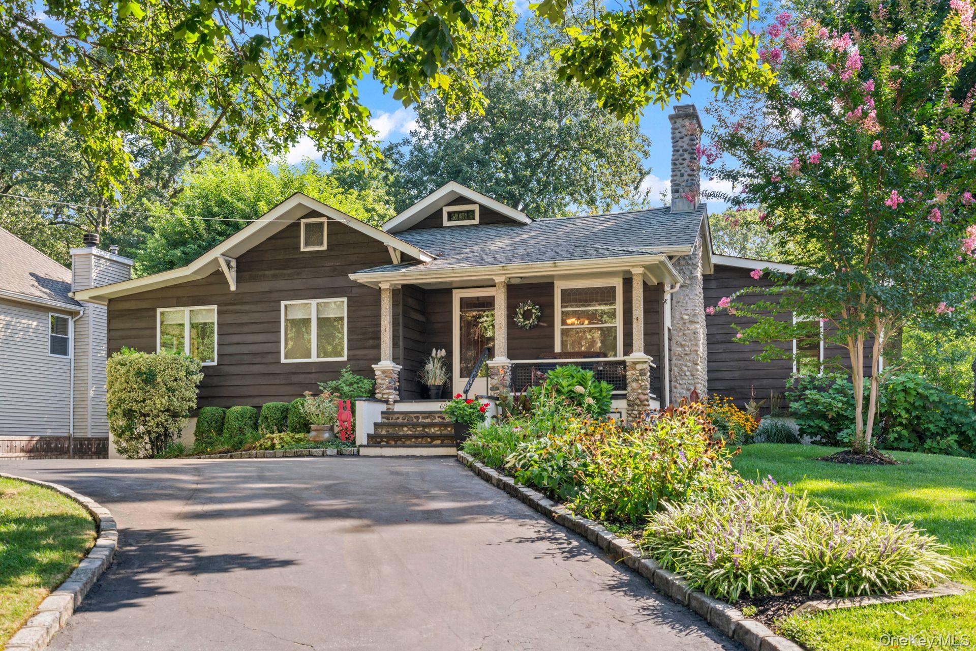 East Northport, New York, 11731, United States, 3 Bedrooms Bedrooms, ,2 BathroomsBathrooms,Residential,For Sale,1942269