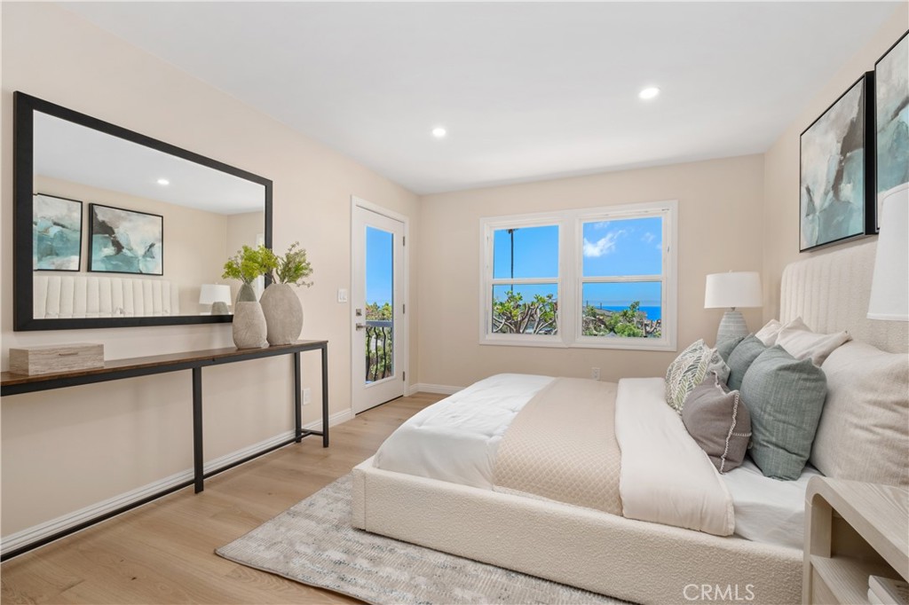 Laguna Beach, California, 92651, United States, 2 Bedrooms Bedrooms, ,3 BathroomsBathrooms,Residential,For Sale,1998159