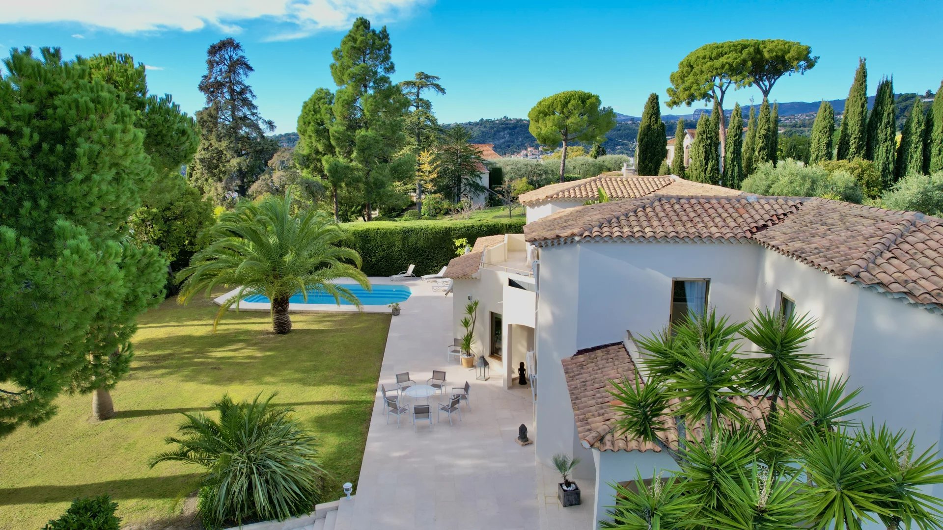Nice, Provence-Alpes-Côte d’Azur, 06000, FR, 4 Bedrooms Bedrooms, ,4 BathroomsBathrooms,Residential,For Sale,1999651