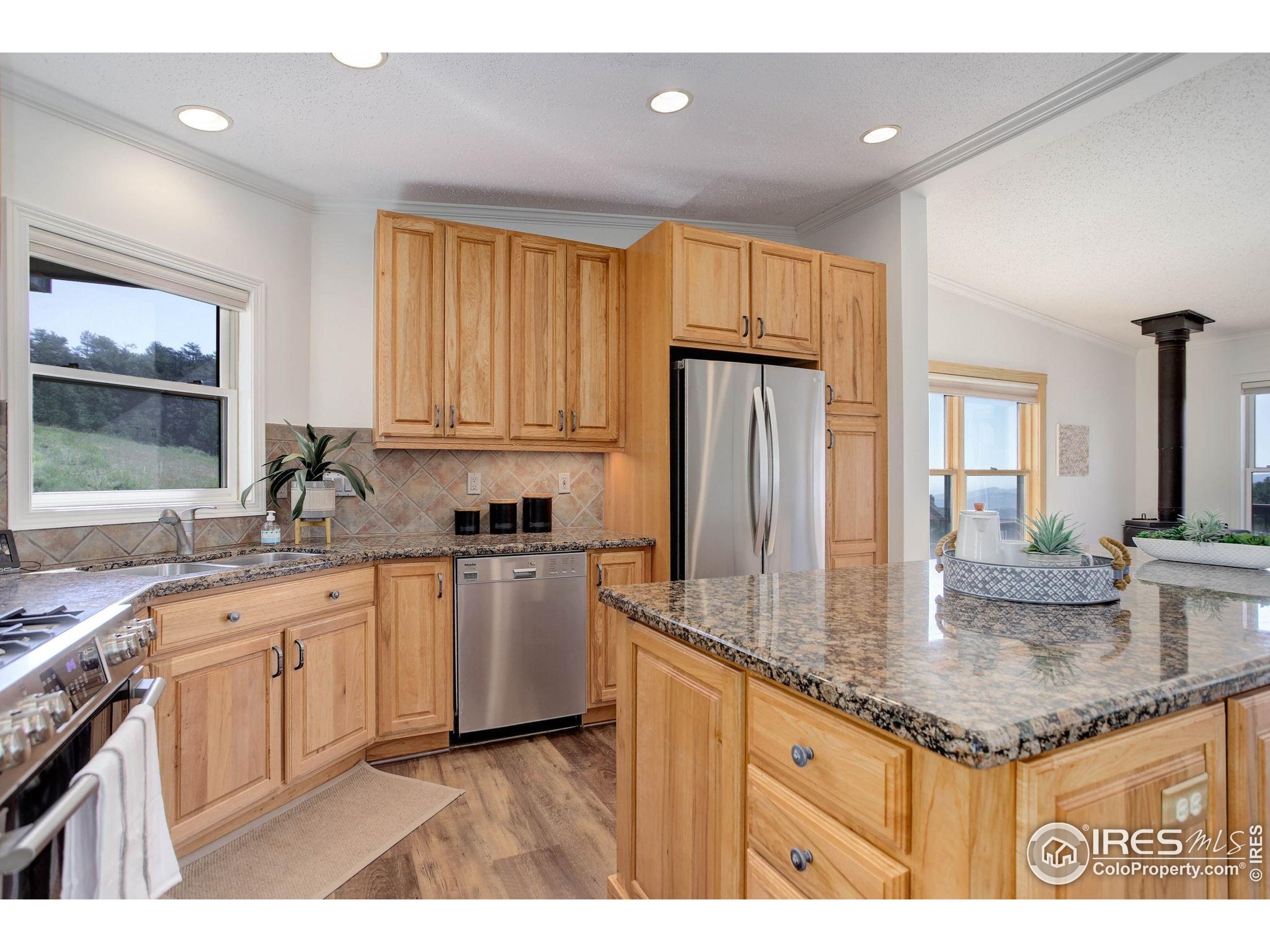 Lyons, Colorado, 80540, United States, 3 Bedrooms Bedrooms, ,2 BathroomsBathrooms,Residential,For Sale,1856959