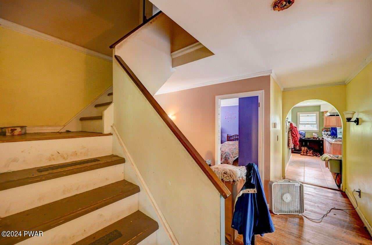 Hawley, Pennsylvania, 18428, United States, 5 Bedrooms Bedrooms, ,4 BathroomsBathrooms,Residential,For Sale,1979290