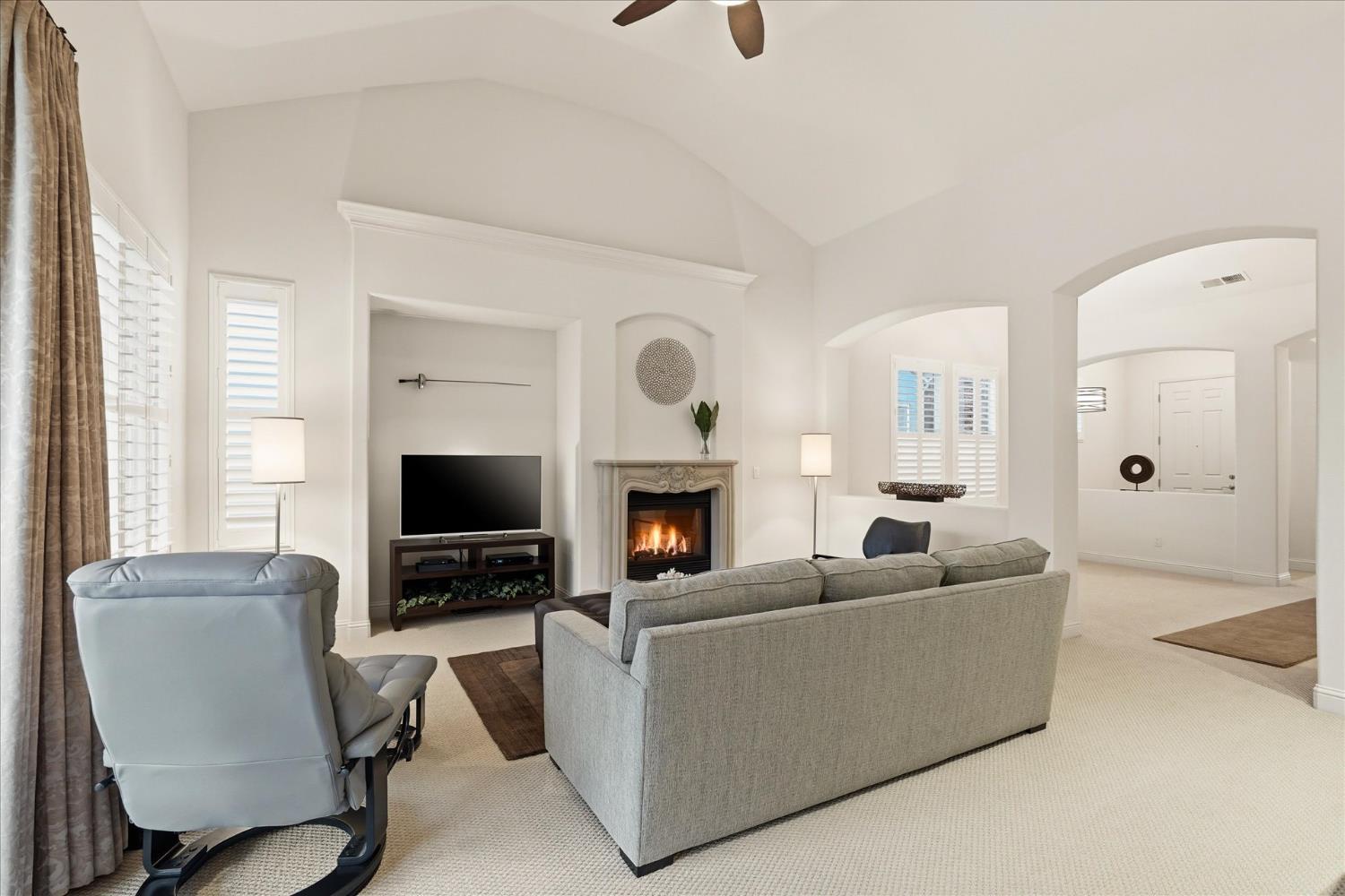 Clovis, California, 93619, United States, 3 Bedrooms Bedrooms, ,2 BathroomsBathrooms,Residential,For Sale,2005966