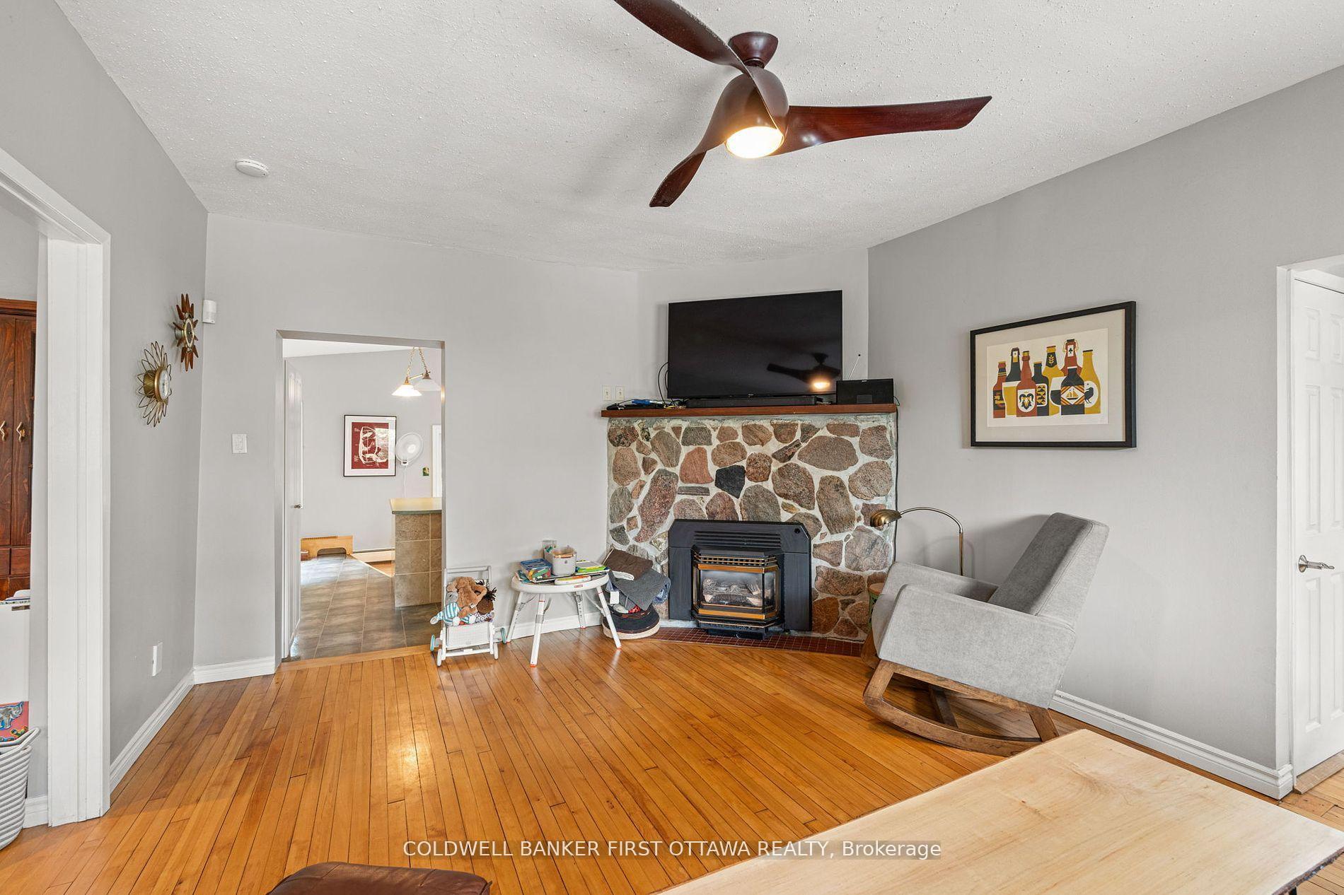 BRITANNIA - LINCOLN HEIGHTS AND AREA, Ontario, K2B 6Y5, CA, 3 Bedrooms Bedrooms, ,Residential,For Sale,1950856
