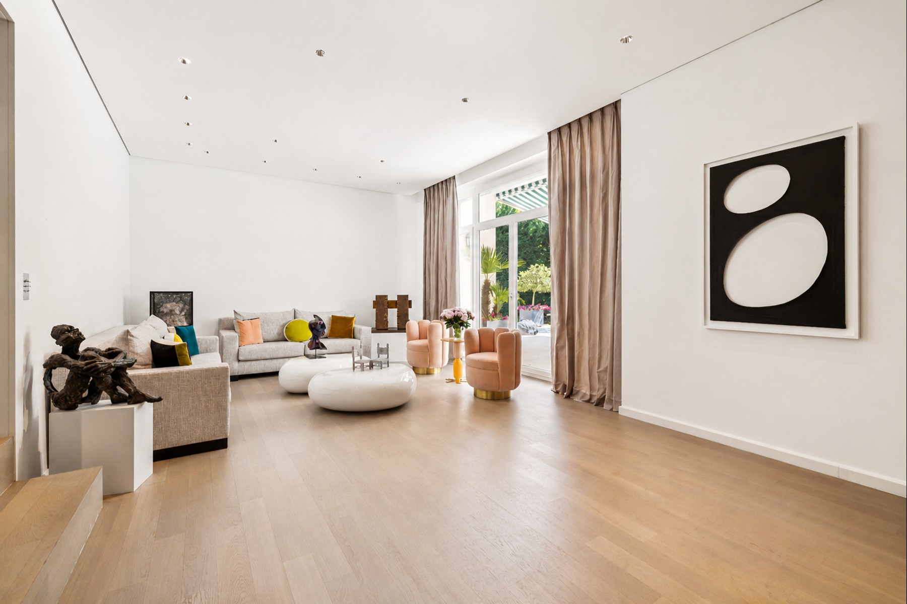  An exceptional property set in lush greenery - 物件實景