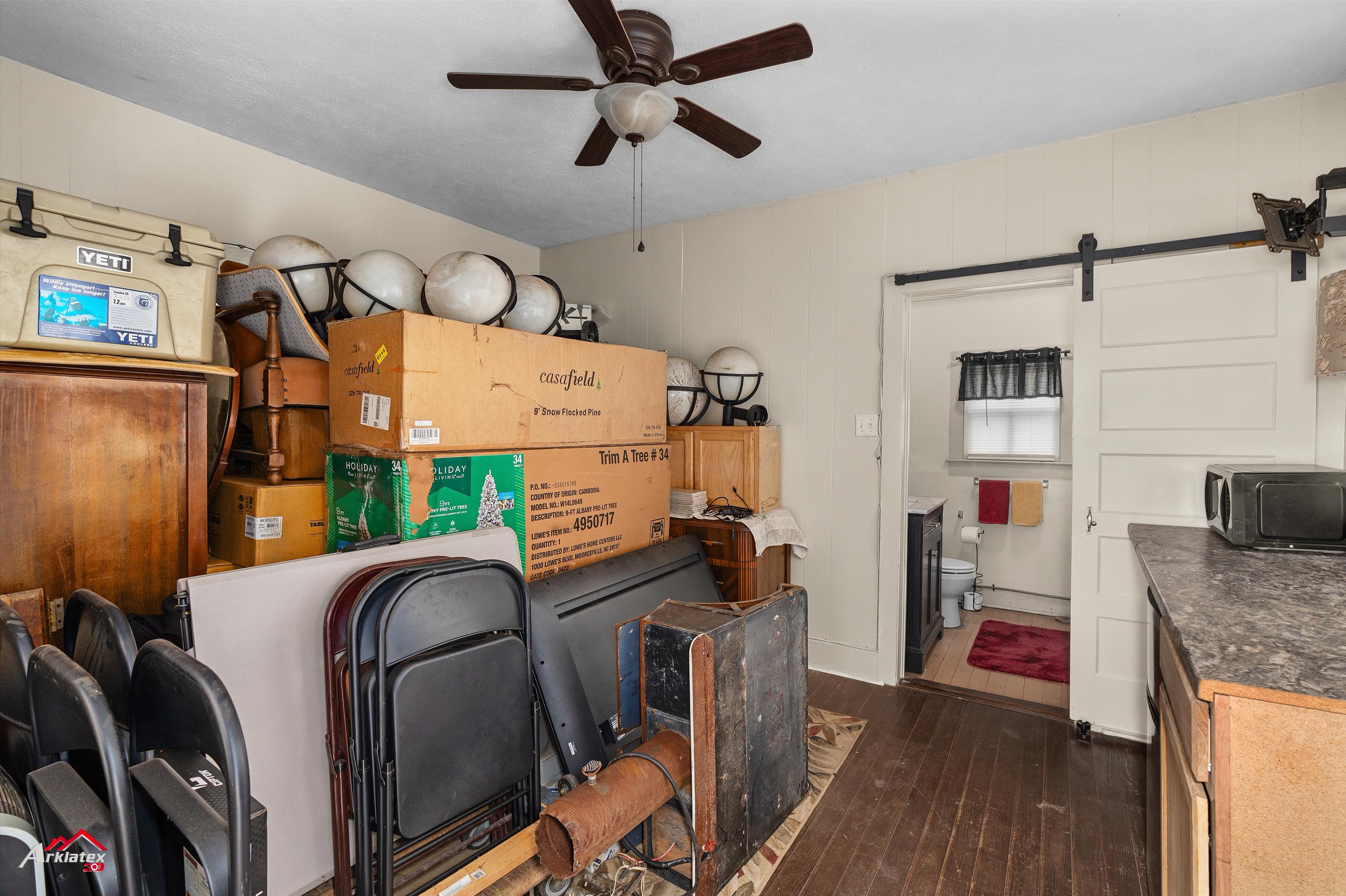 Henderson, Texas, 75654, United States, 3 Bedrooms Bedrooms, ,5 BathroomsBathrooms,Residential,For Sale,1930461