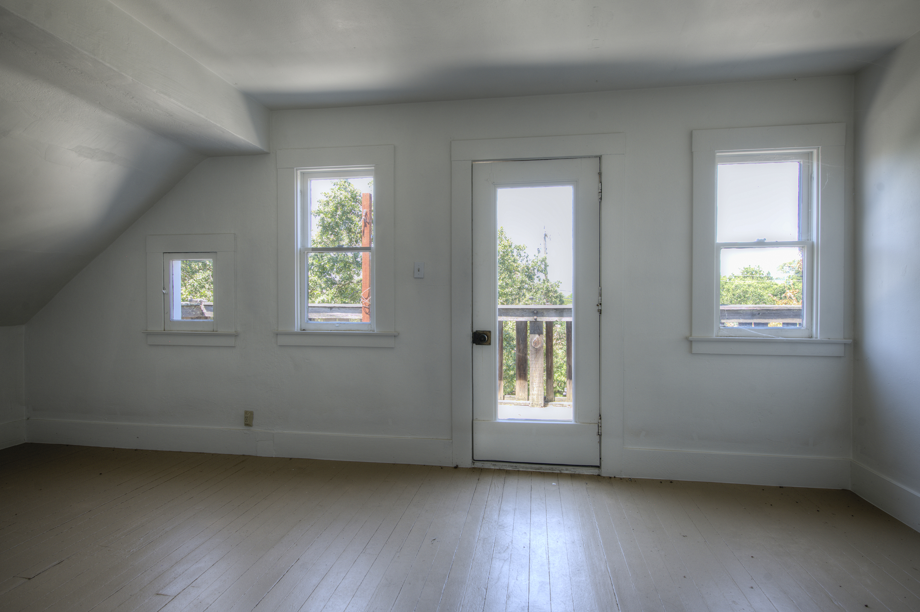  19550 8th St East - 物件實景