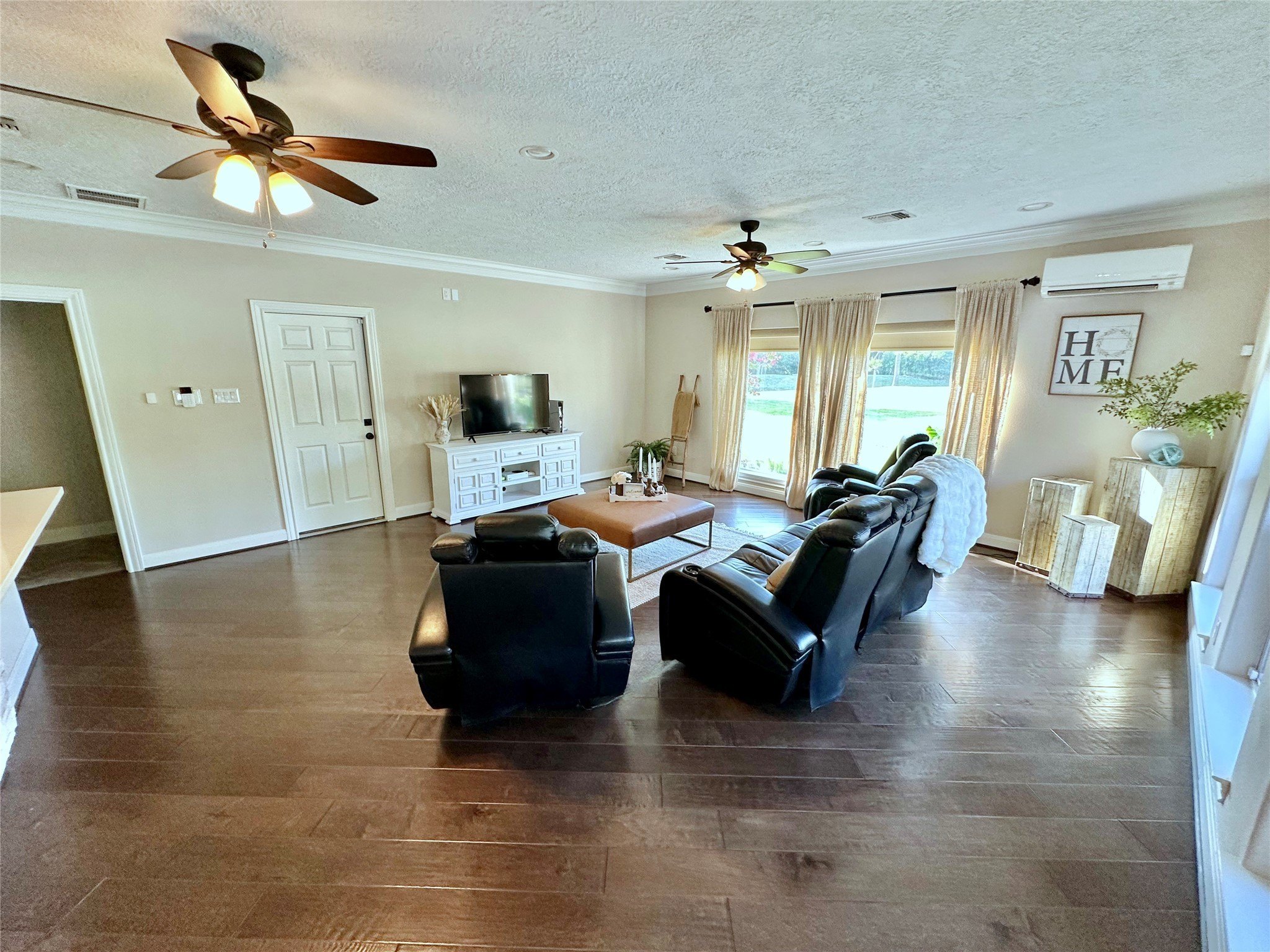 Friendswood, Texas, 77546, United States, 3 Bedrooms Bedrooms, ,5 BathroomsBathrooms,Residential,For Sale,1908024