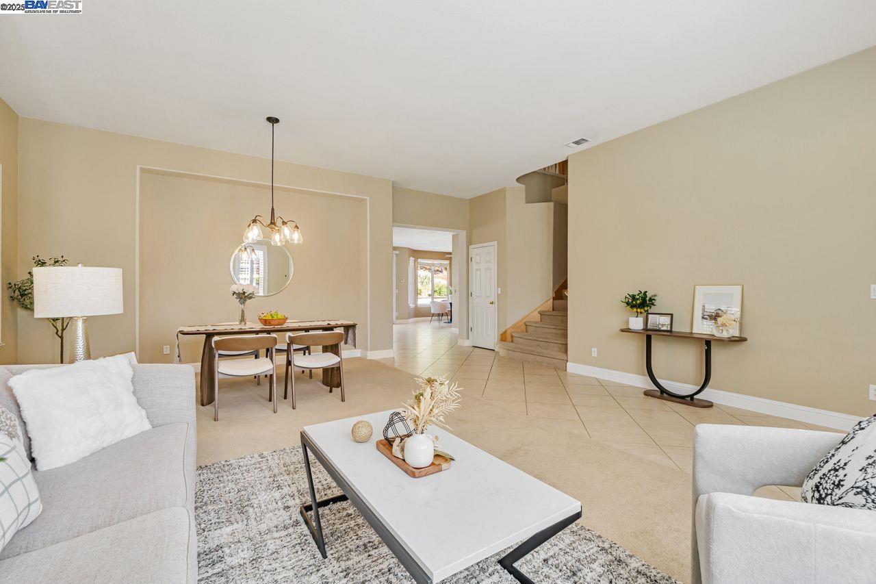 Concord, California, 94521, United States, 5 Bedrooms Bedrooms, ,3 BathroomsBathrooms,Residential,For Sale,1989306