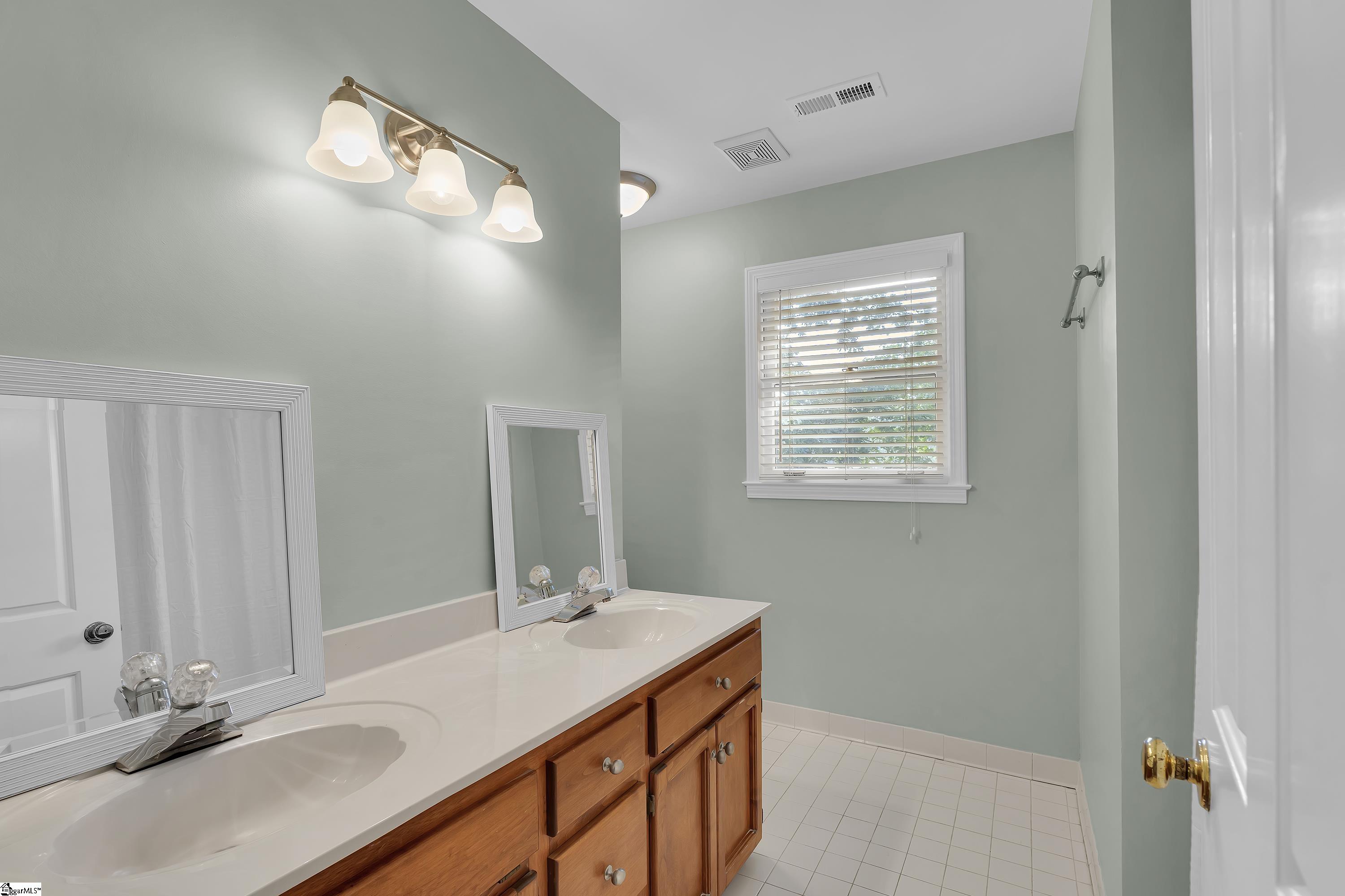 Taylors, South Carolina, 29687, United States, 4 Bedrooms Bedrooms, ,3 BathroomsBathrooms,Residential,For Sale,1874082