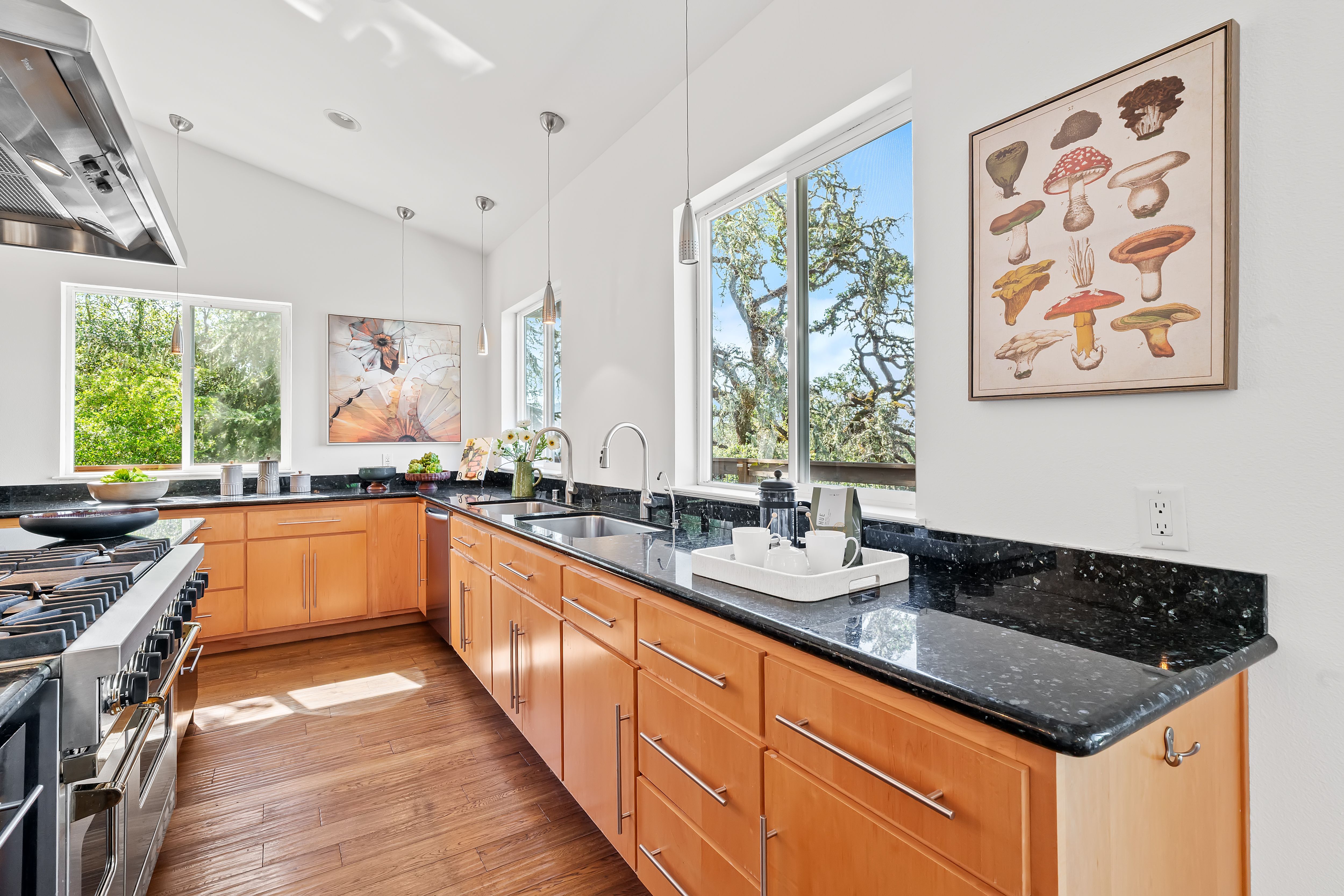  Exceptional Estate Perched On Over 11± Private Acres - 物件實景