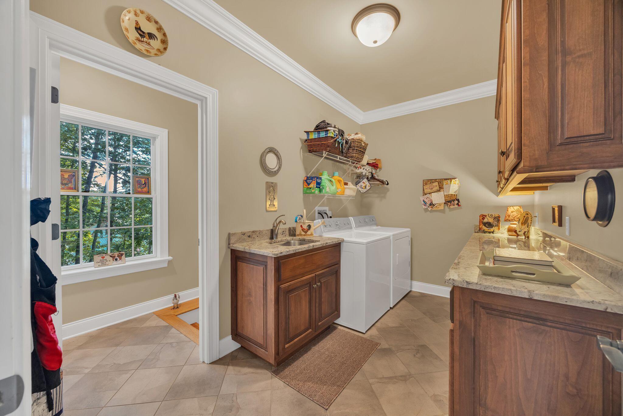 Rising Fawn, Georgia, 30738, United States, 3 Bedrooms Bedrooms, ,5 BathroomsBathrooms,Residential,For Sale,1982242